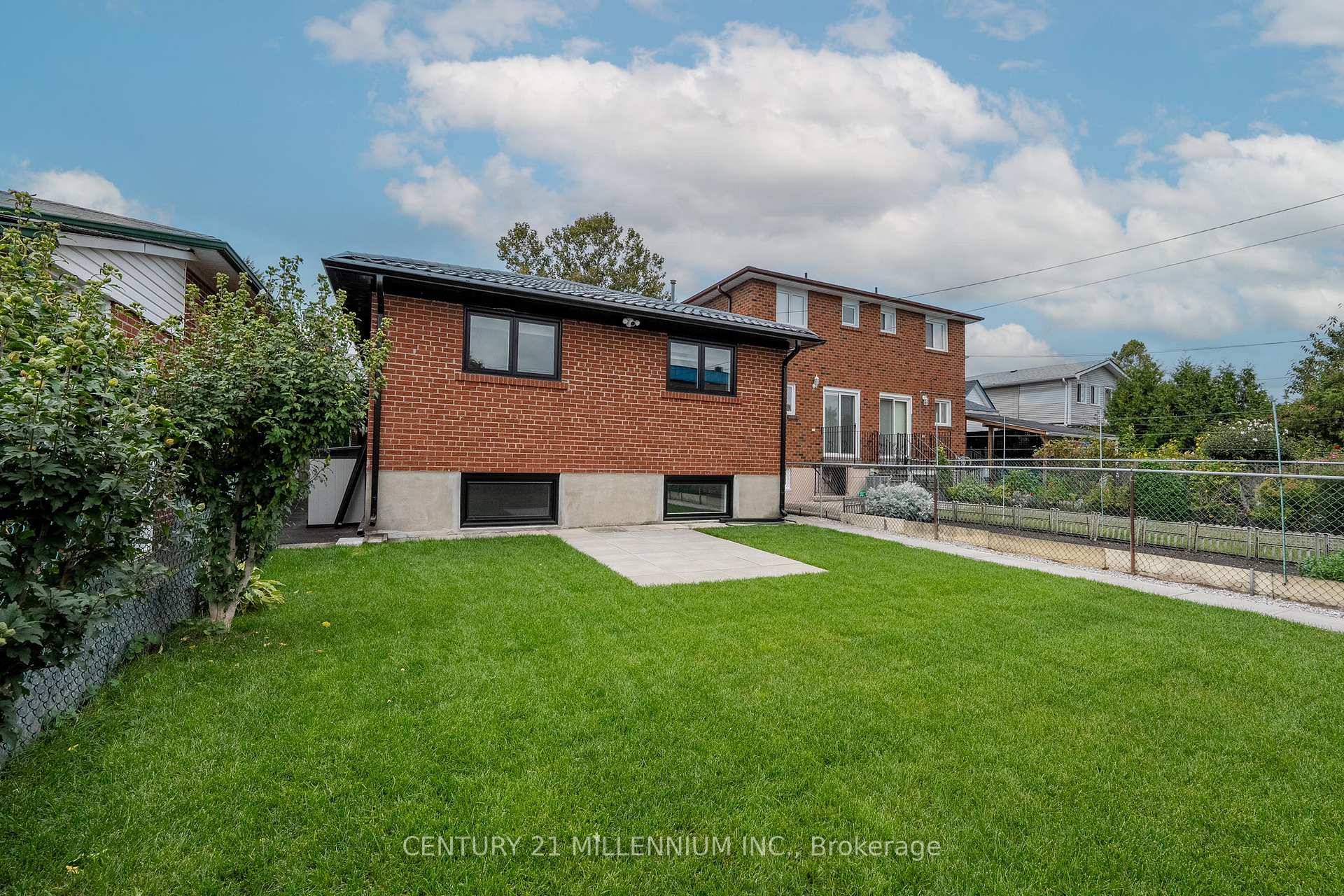 Photo 19 of Unit B, 31 Mariposa Avenue, Toronto, Rockcliffe-Smythe — HOMEH