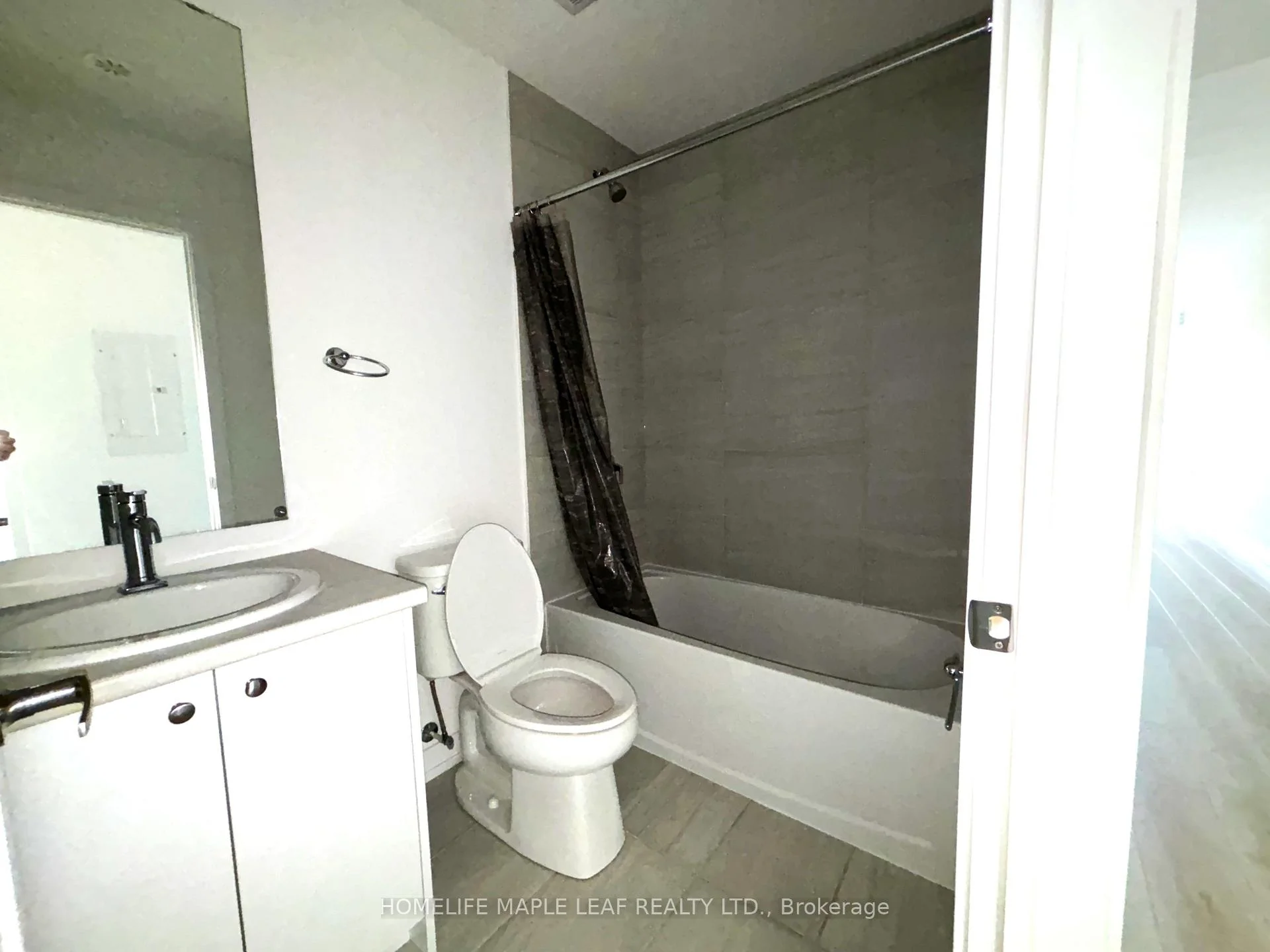 Photo 13 of Unit Q7, 25 Palace Street, Kitchener, Laurentian Hills — HOMEH