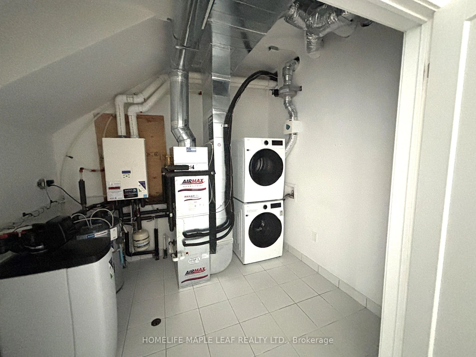 Photo 14 of Unit Q7, 25 Palace Street, Kitchener, Laurentian Hills — HOMEH