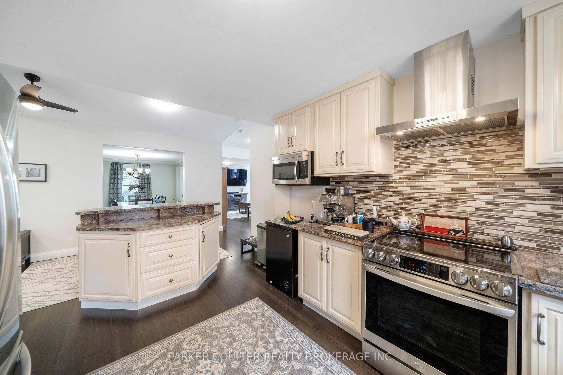 Photo 15 of 2510 25 Side Road, Innisfil, Alcona — HOMEH