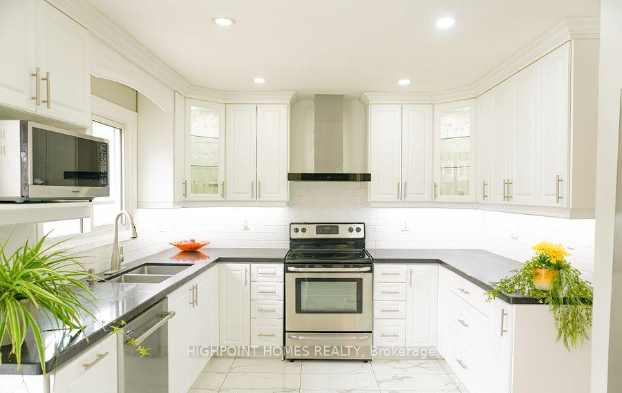 Photo 13 of 522 Powell Road, Whitby, Blue Grass Meadows — HOMEH