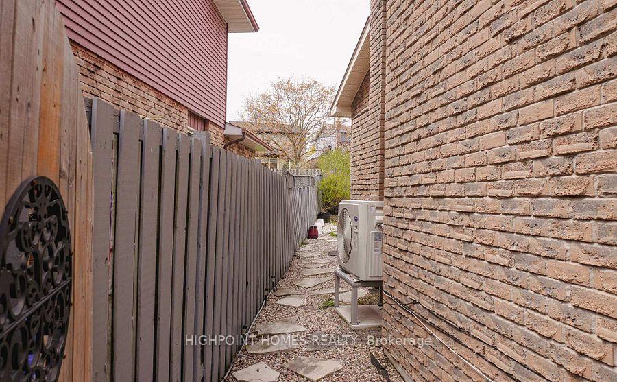 Photo 48 of 522 Powell Road, Whitby, Blue Grass Meadows — HOMEH