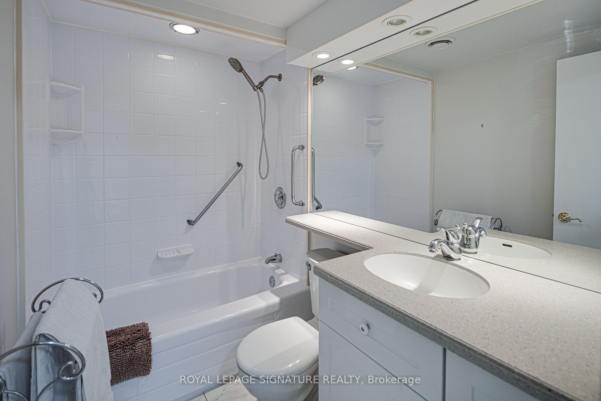 Photo 5 of 16 Burdock Lane, North York, Banbury-Don Mills — HOMEH