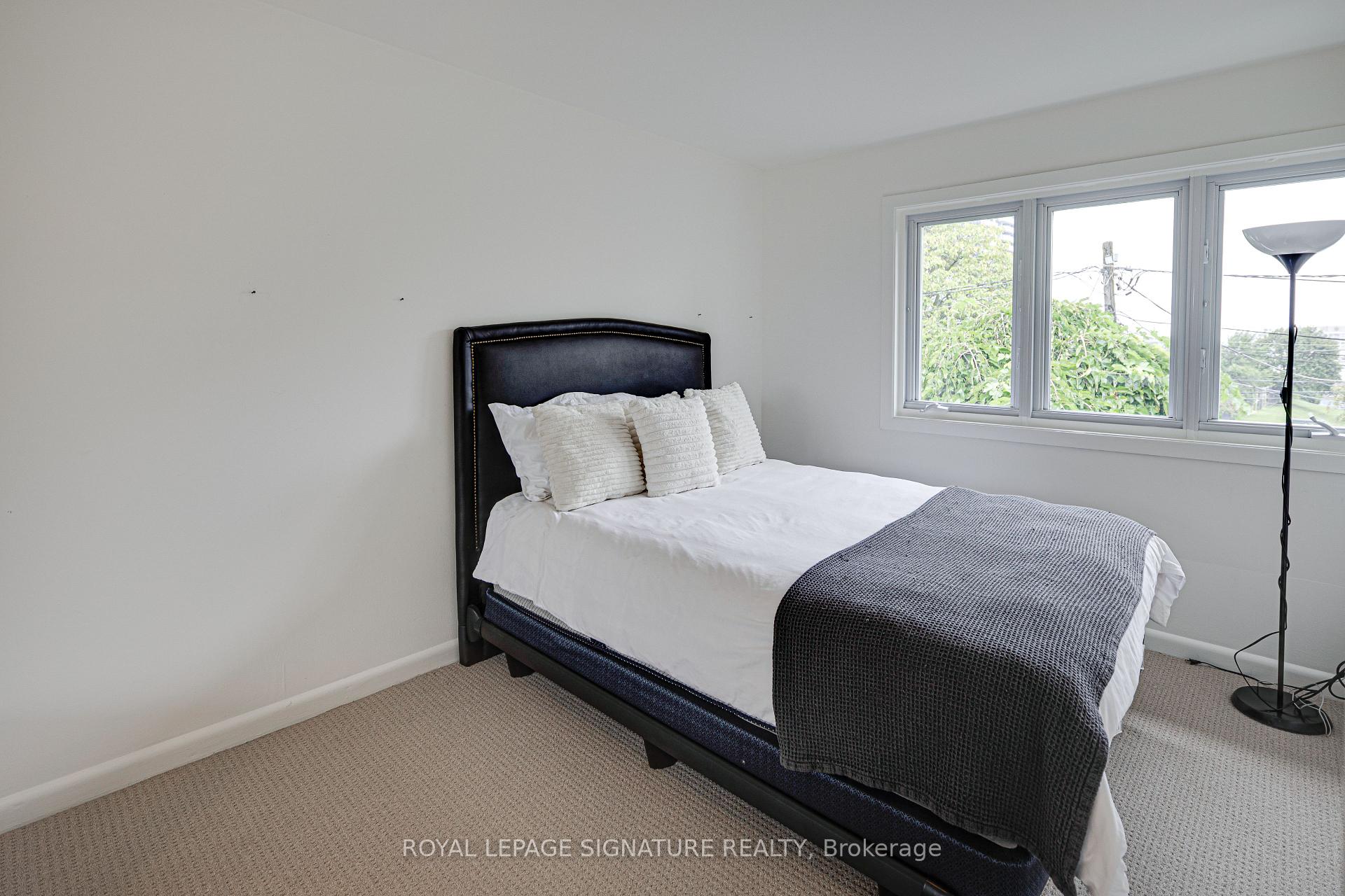 Photo 7 of 16 Burdock Lane, North York, Banbury-Don Mills — HOMEH