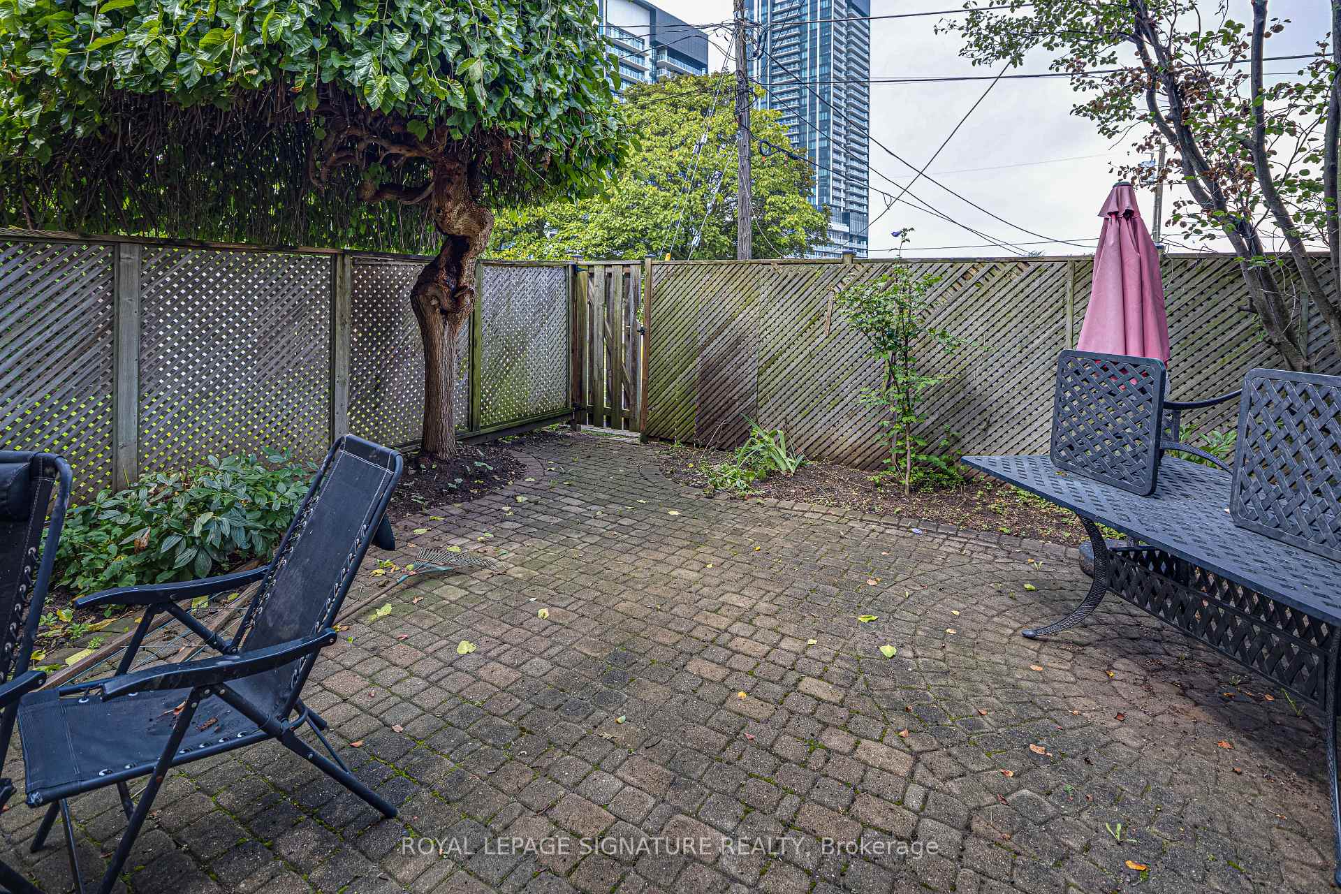 Photo 23 of 16 Burdock Lane, North York, Banbury-Don Mills — HOMEH