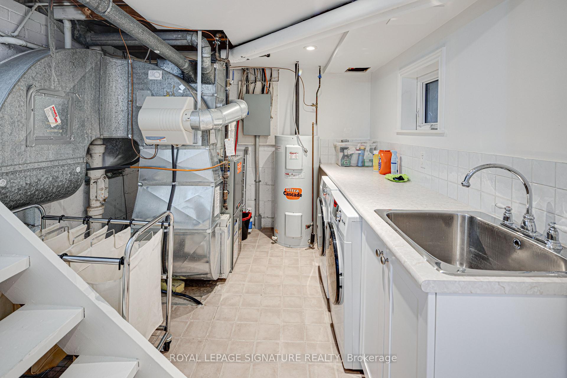 Photo 33 of 16 Burdock Lane, North York, Banbury-Don Mills — HOMEH
