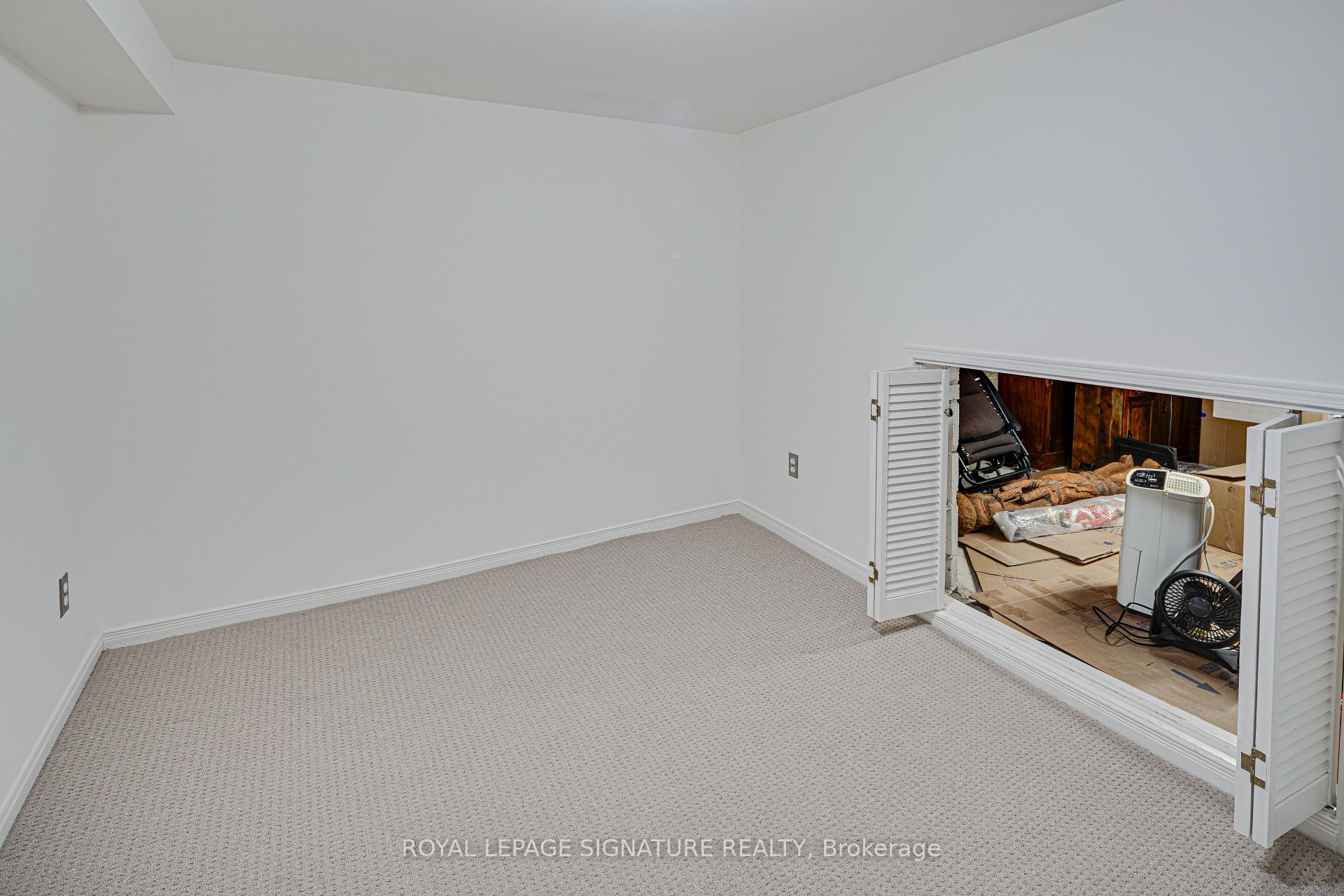 Photo 35 of 16 Burdock Lane, North York, Banbury-Don Mills — HOMEH