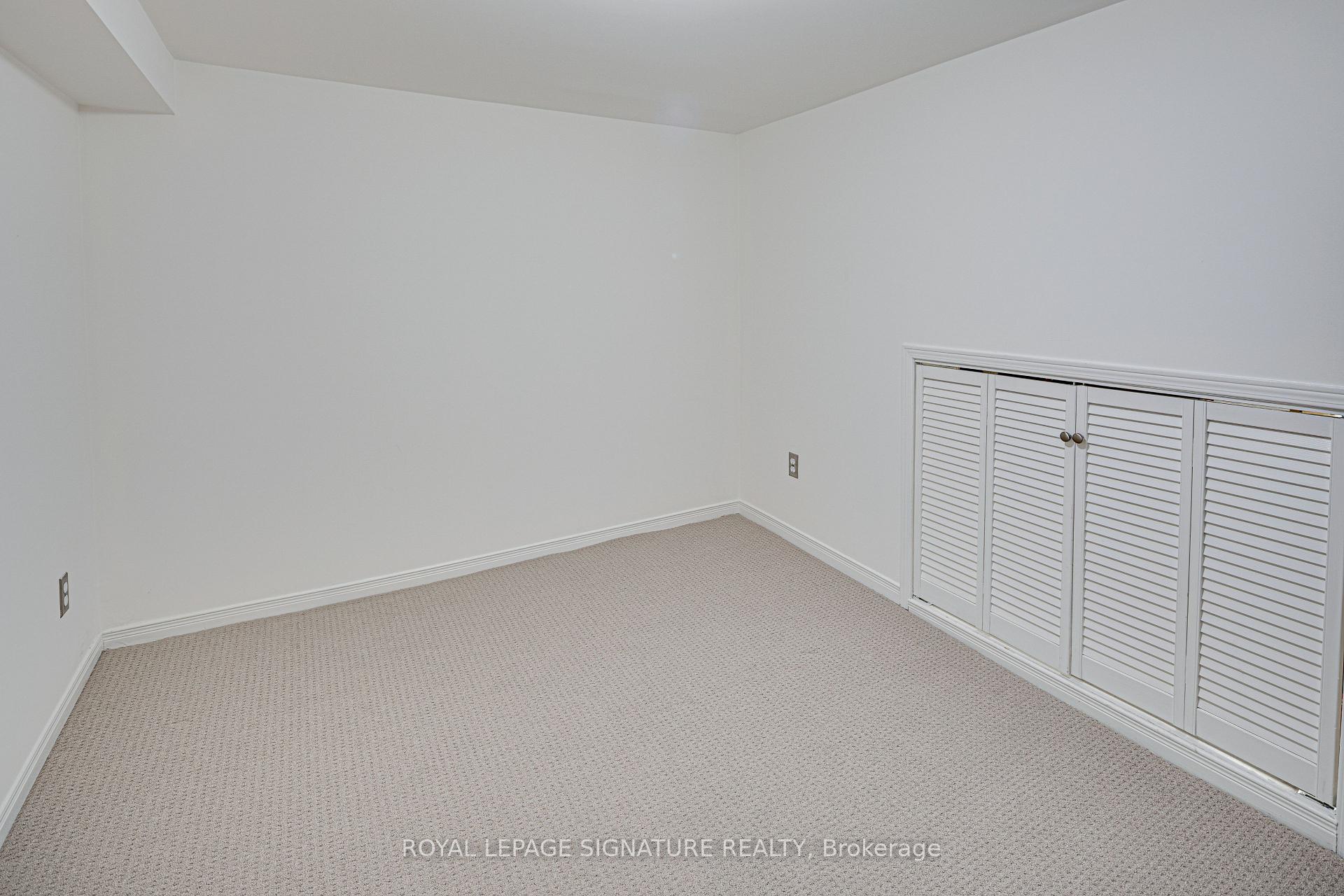 Photo 37 of 16 Burdock Lane, North York, Banbury-Don Mills — HOMEH