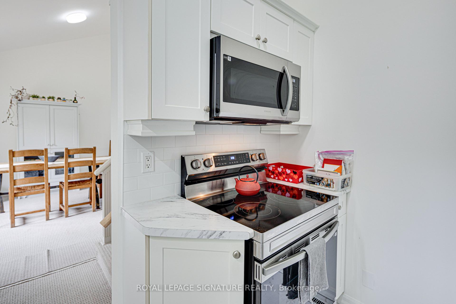 Photo 55 of 16 Burdock Lane, North York, Banbury-Don Mills — HOMEH