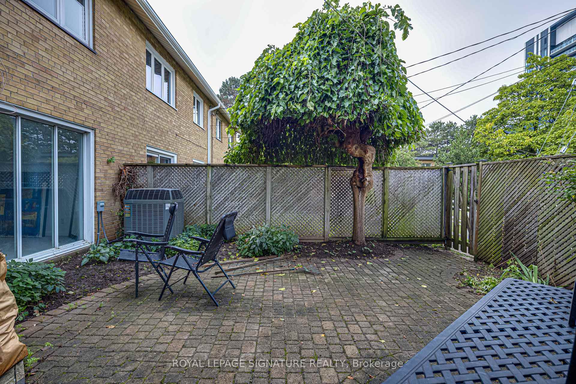 Photo 59 of 16 Burdock Lane, North York, Banbury-Don Mills — HOMEH