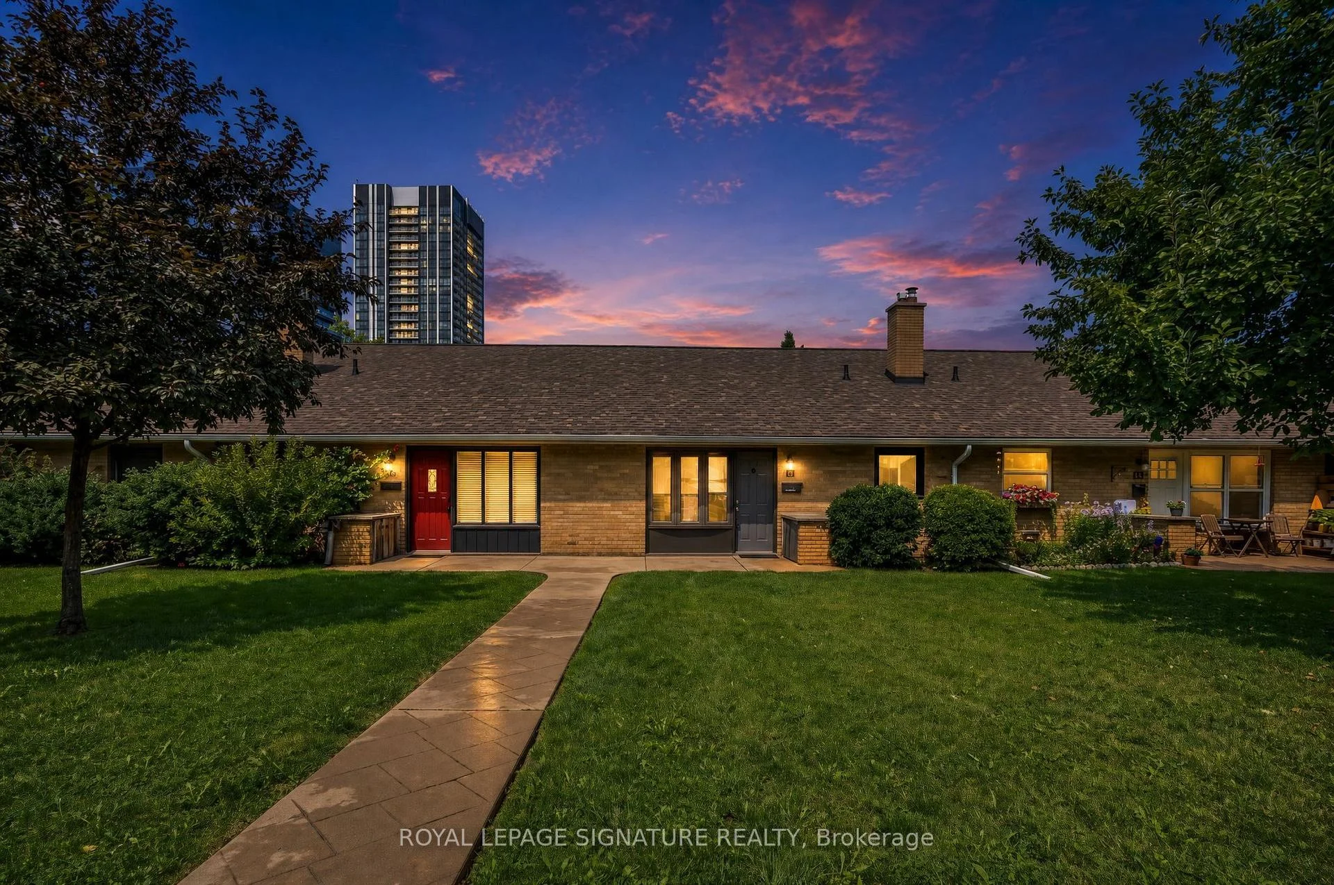 Photo 1 of 16 Burdock Lane, North York, Banbury-Don Mills — HOMEH