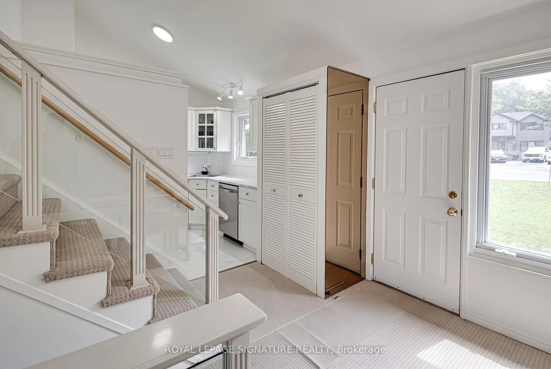Photo 6 of 16 Burdock Lane, North York, Banbury-Don Mills — HOMEH