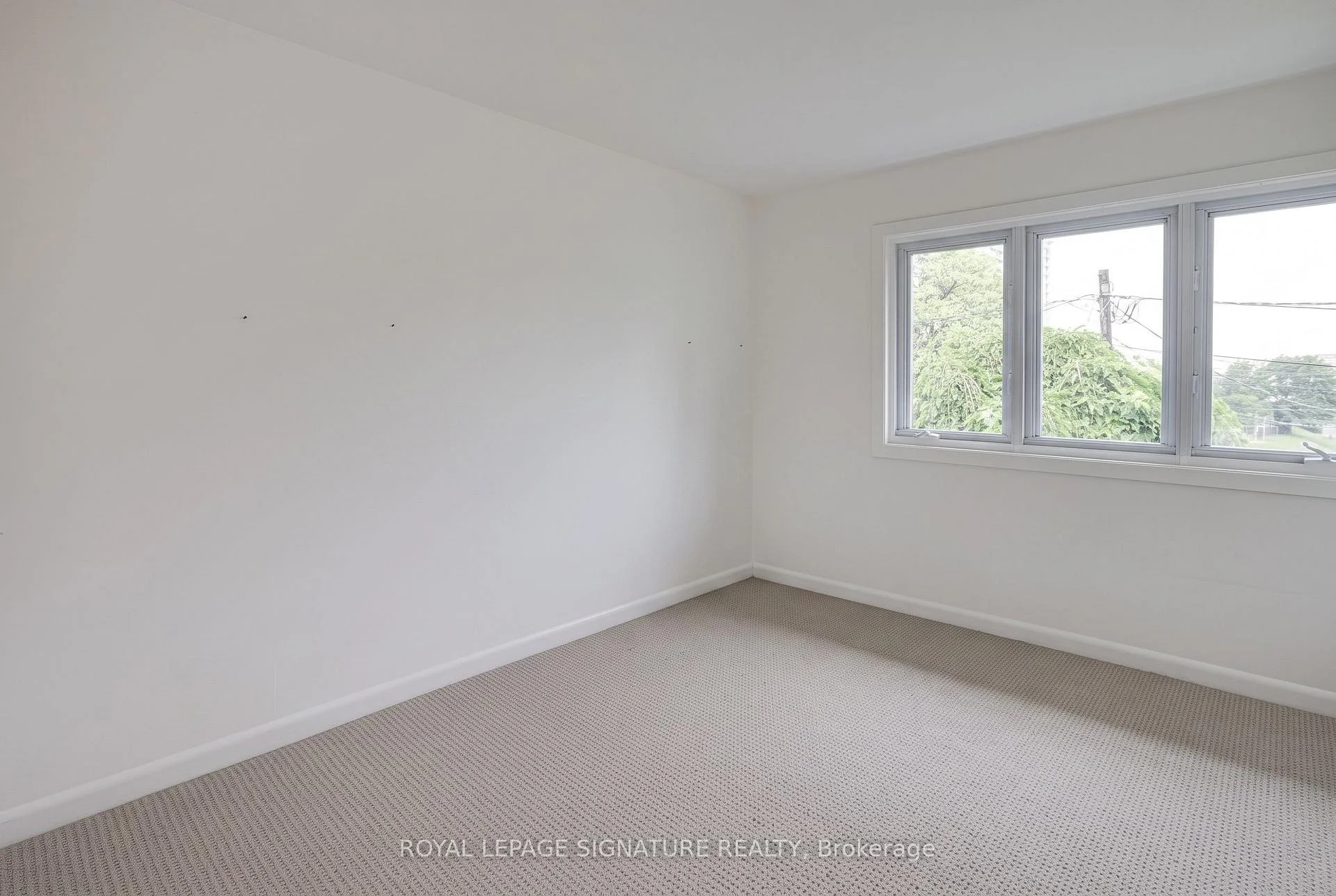 Photo 38 of 16 Burdock Lane, North York, Banbury-Don Mills — HOMEH