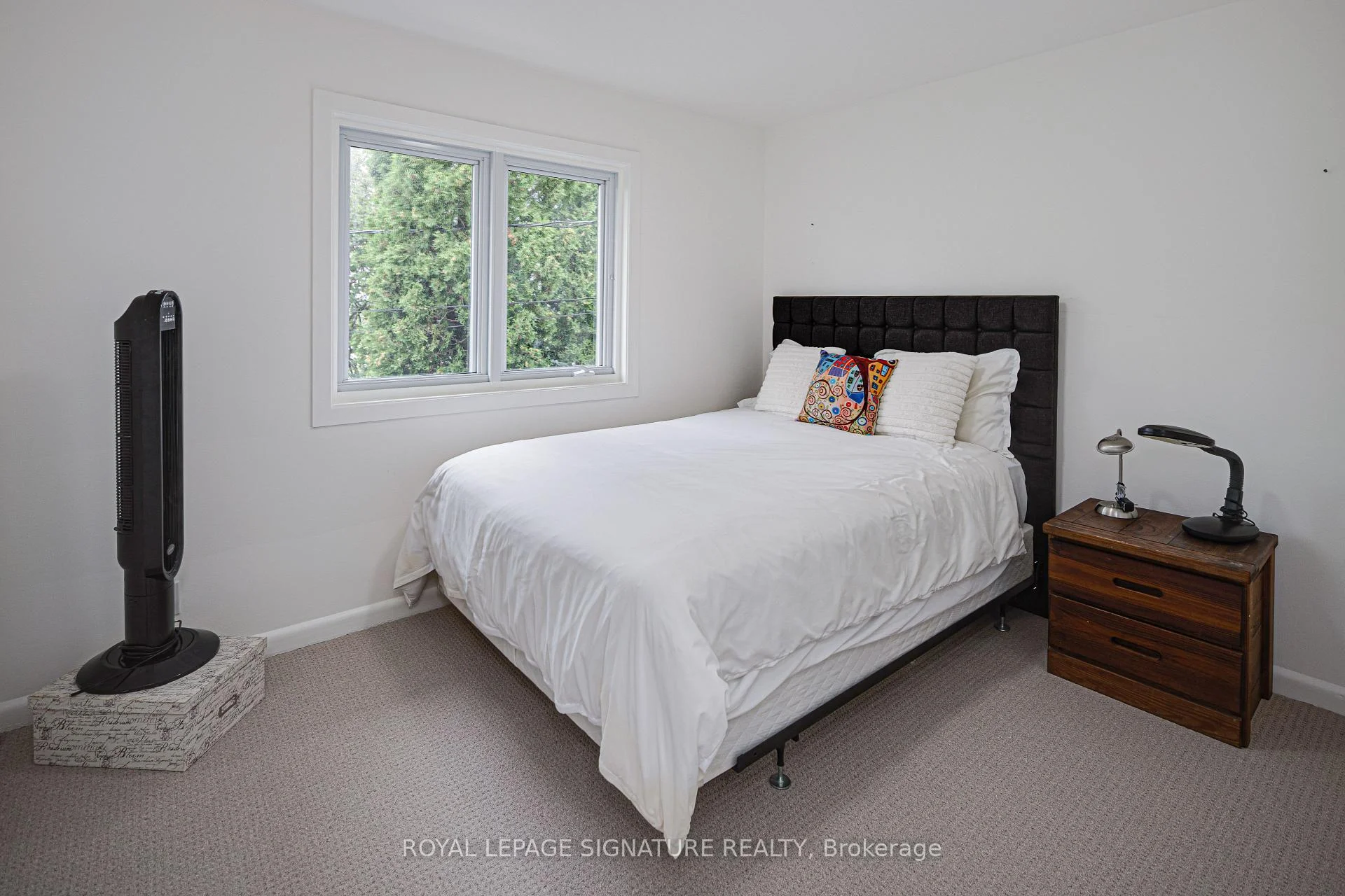 Photo 54 of 16 Burdock Lane, North York, Banbury-Don Mills — HOMEH