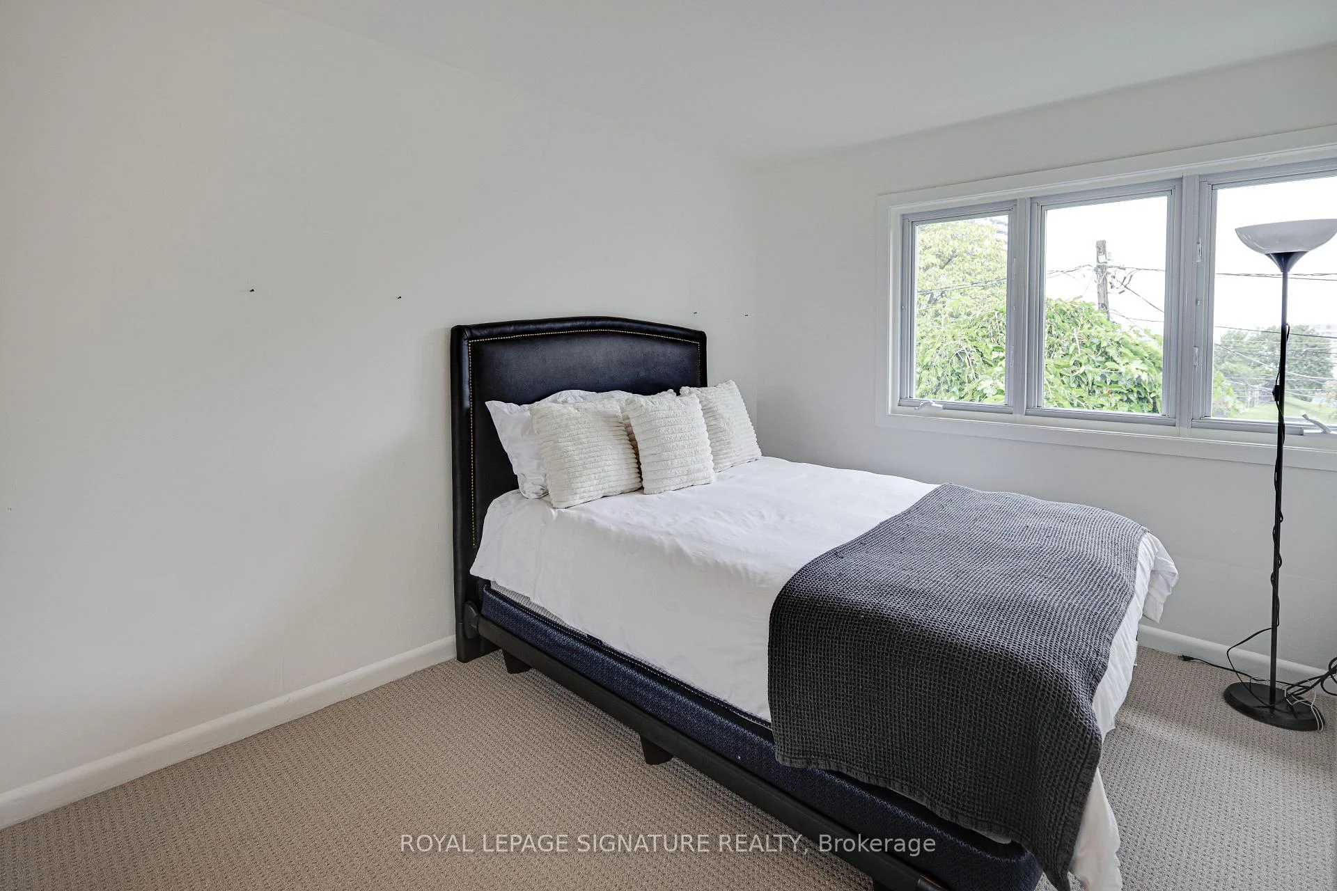 Photo 60 of 16 Burdock Lane, North York, Banbury-Don Mills — HOMEH