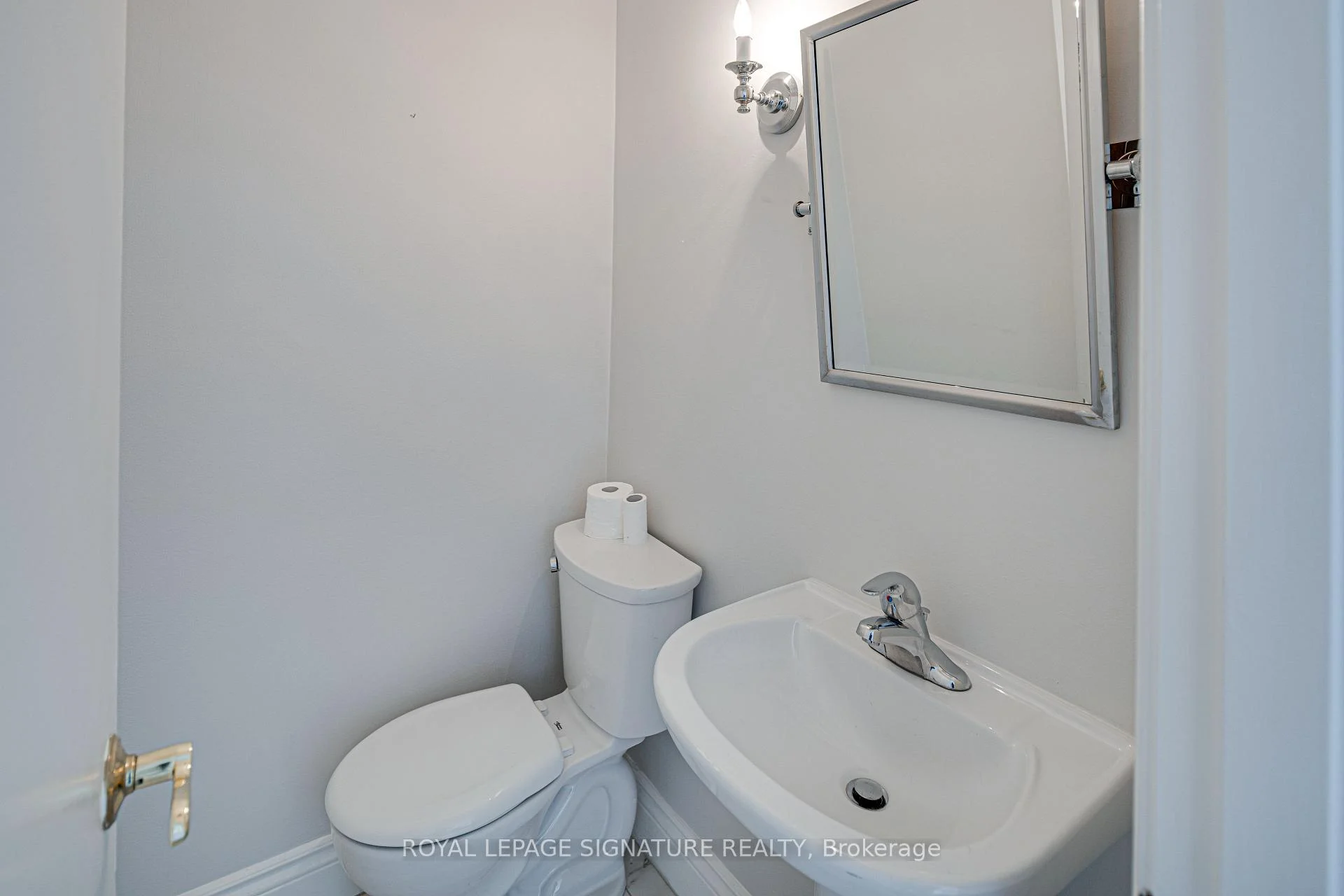 Photo 72 of 16 Burdock Lane, North York, Banbury-Don Mills — HOMEH