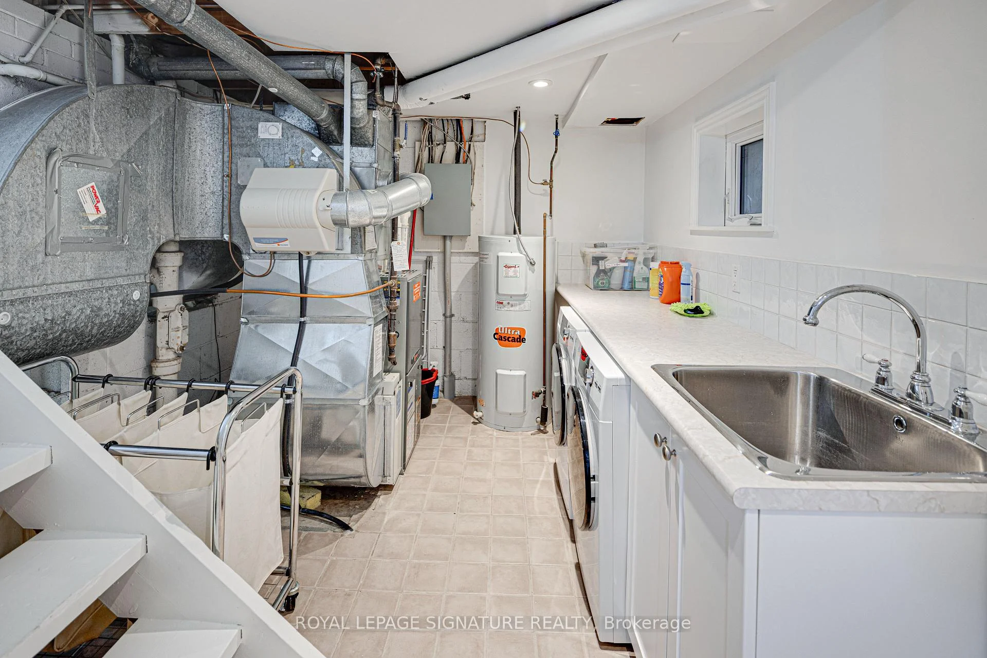 Photo 74 of 16 Burdock Lane, North York, Banbury-Don Mills — HOMEH