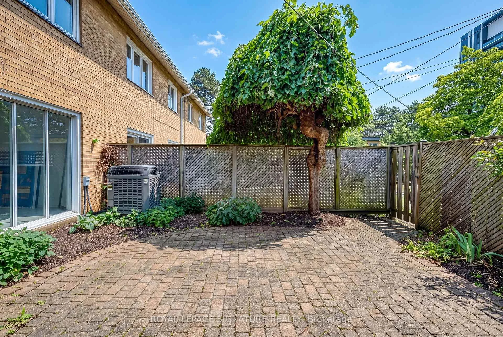 Photo 78 of 16 Burdock Lane, North York, Banbury-Don Mills — HOMEH