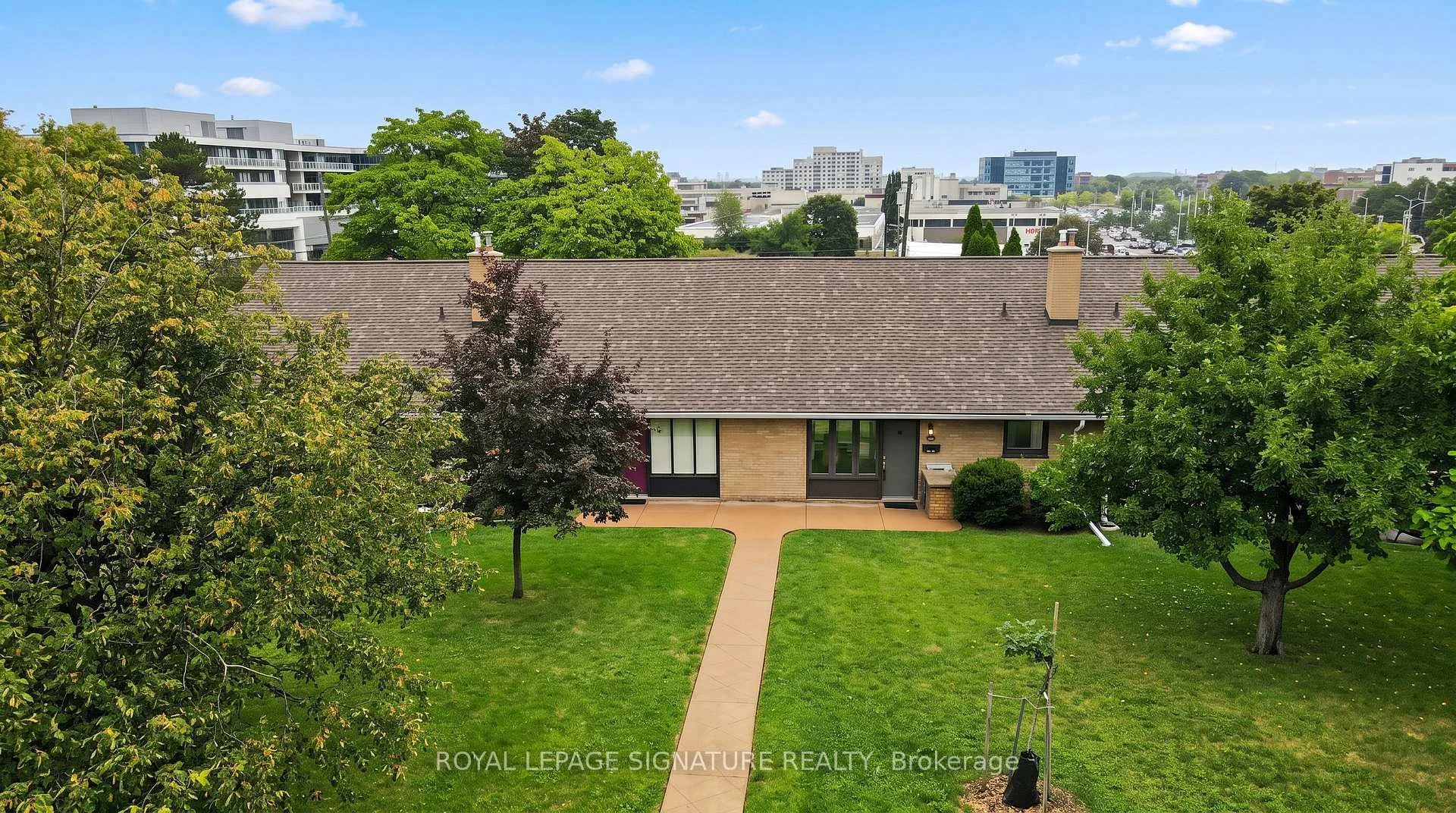 Photo 82 of 16 Burdock Lane, North York, Banbury-Don Mills — HOMEH