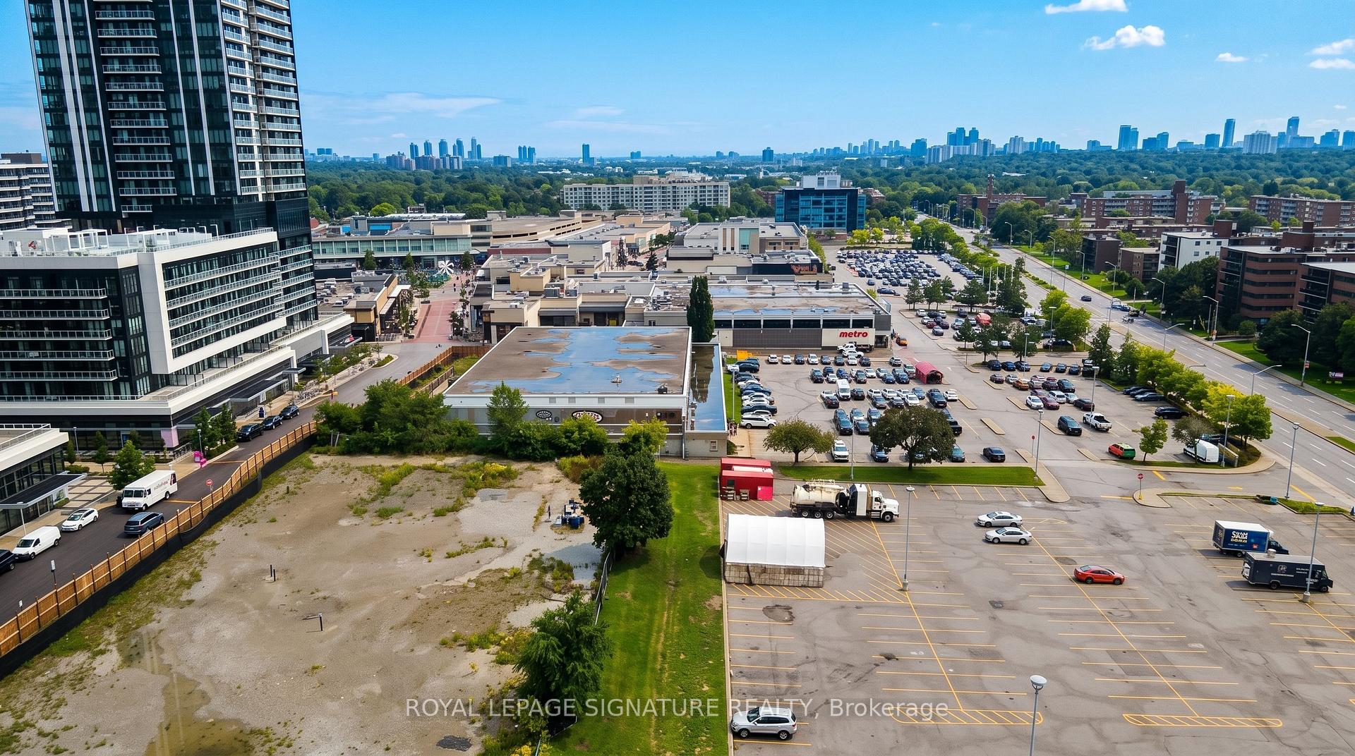 Photo 84 of 16 Burdock Lane, North York, Banbury-Don Mills — HOMEH