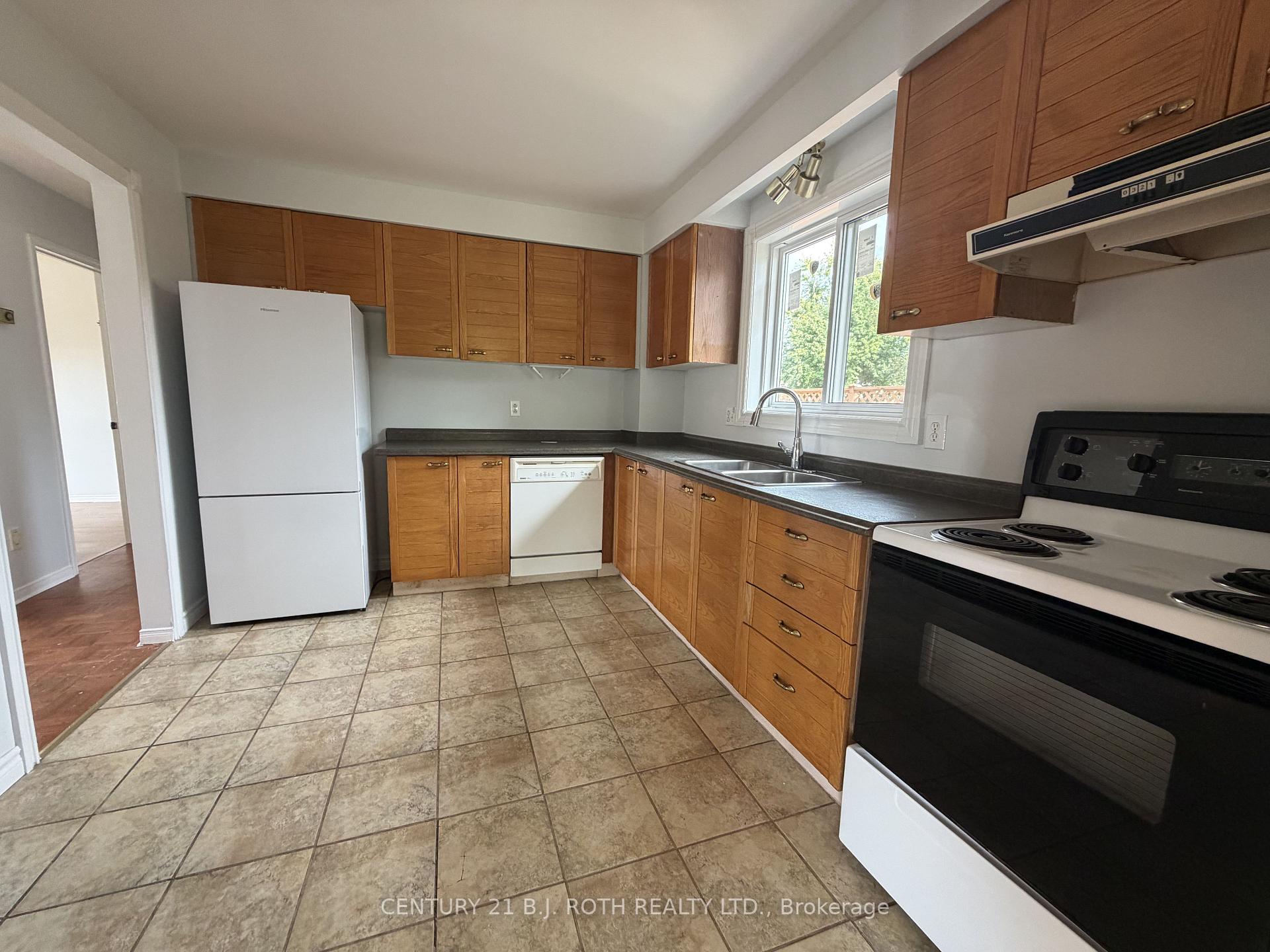 Photo 5 of 11 Cartwright Drive, Barrie, Cundles East — HOMEH