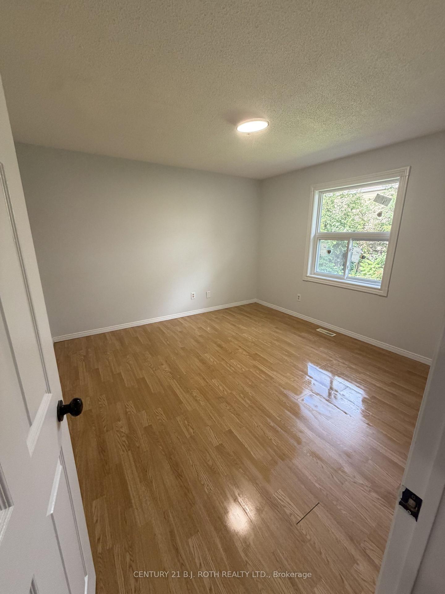 Photo 25 of 11 Cartwright Drive, Barrie, Cundles East — HOMEH