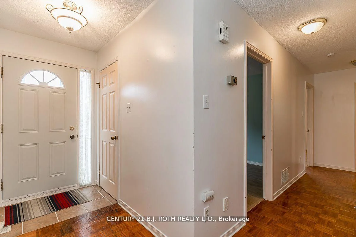Photo 4 of 11 Cartwright Drive, Barrie, Cundles East — HOMEH