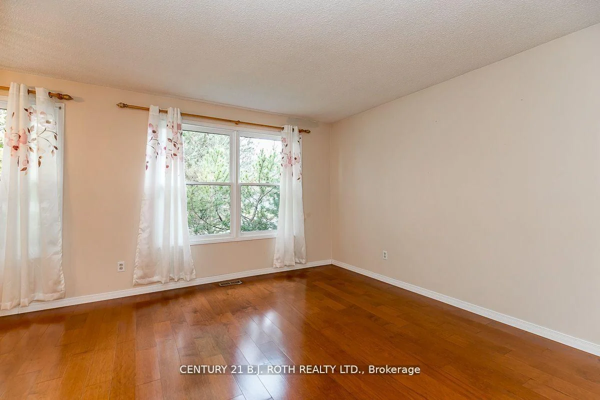Photo 6 of 11 Cartwright Drive, Barrie, Cundles East — HOMEH