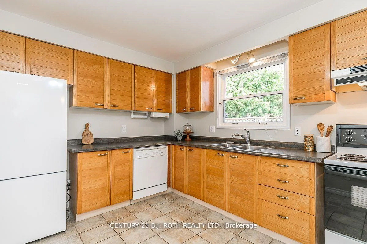 Photo 14 of 11 Cartwright Drive, Barrie, Cundles East — HOMEH