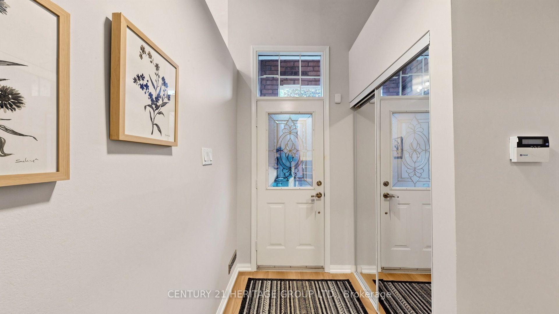 Photo 5 of Unit 39, 2 Clay Brick Court, Brampton, Brampton North — HOMEH