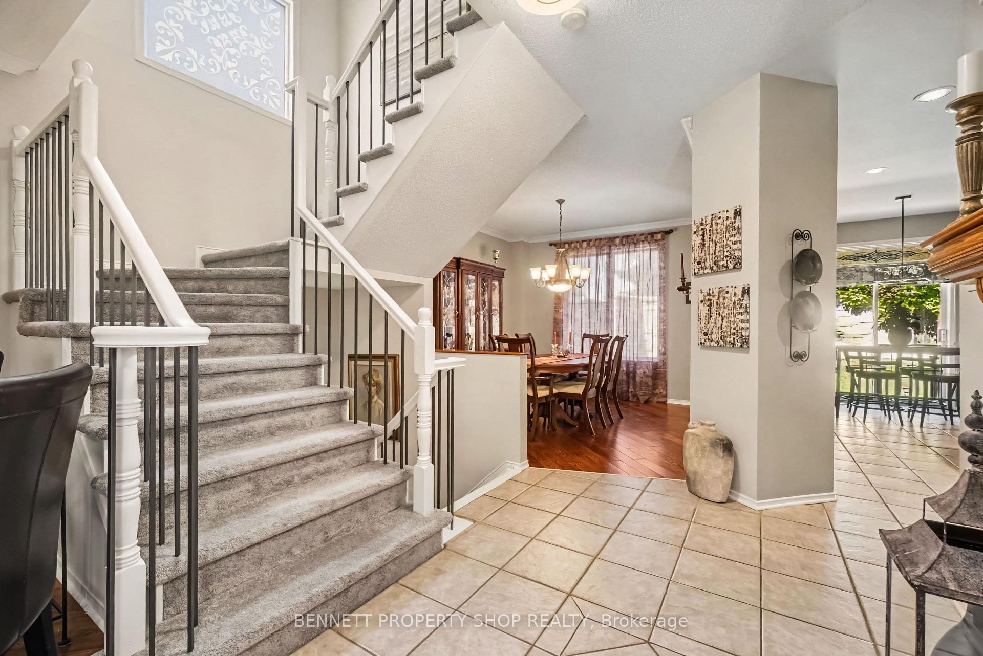 Photo 4 of 21 Summerwind Crescent, Ottawa, Barrhaven East — HOMEH