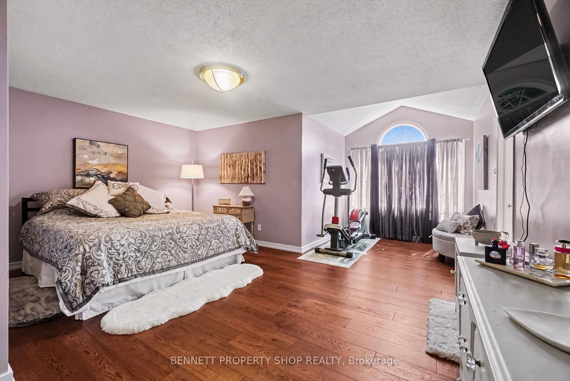 Photo 12 of 21 Summerwind Crescent, Ottawa, Barrhaven East — HOMEH