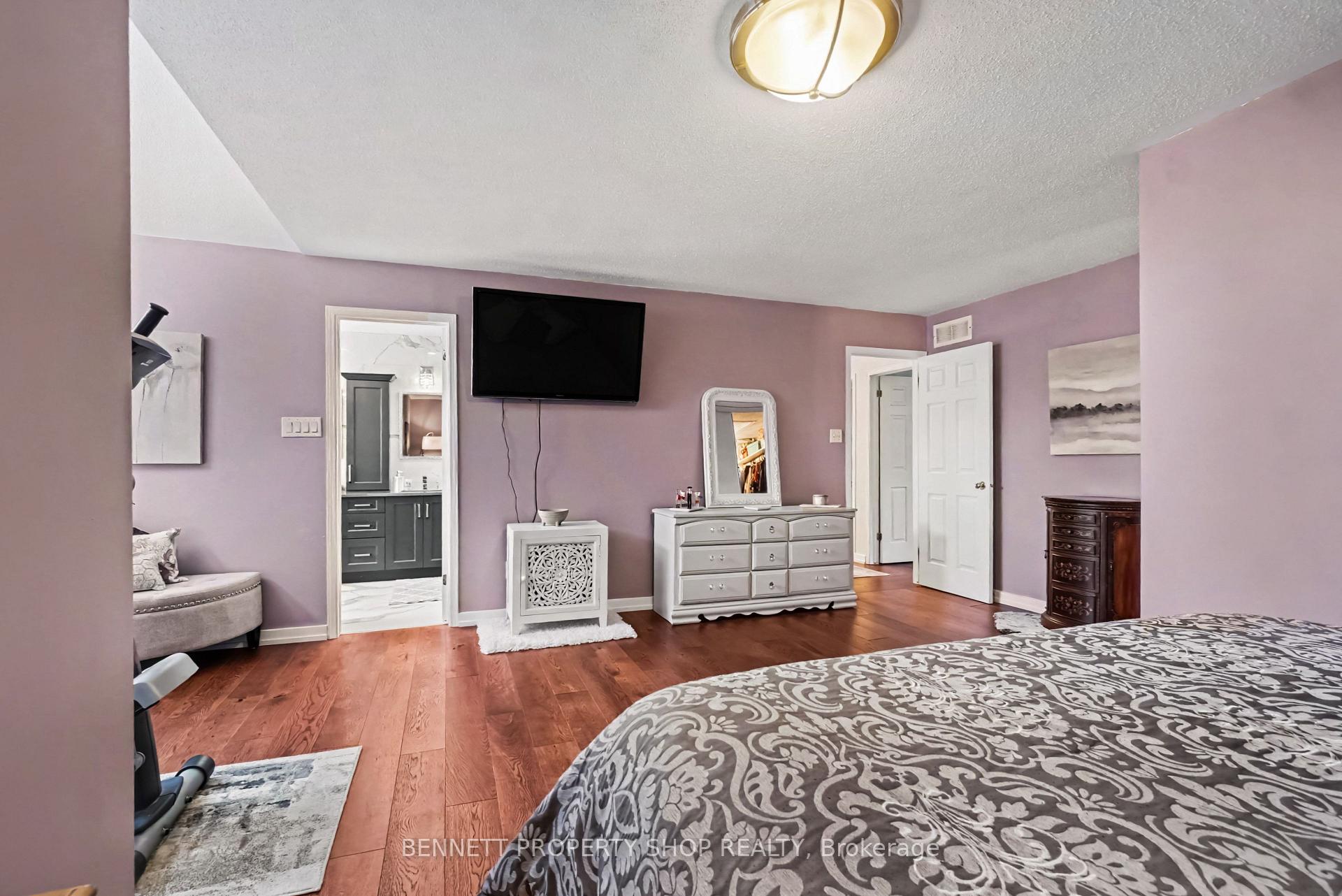 Photo 13 of 21 Summerwind Crescent, Ottawa, Barrhaven East — HOMEH