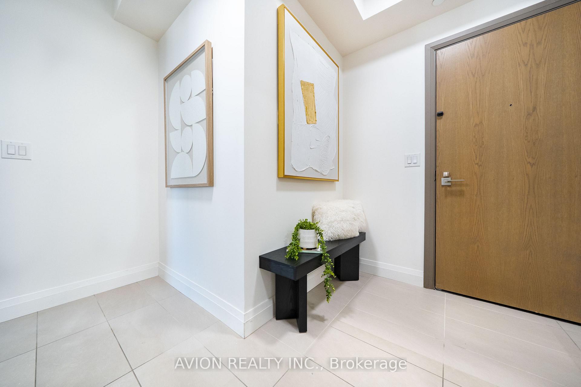 Photo 7 of 622 28 Uptown Drive, Markham, Unionville — HOMEH