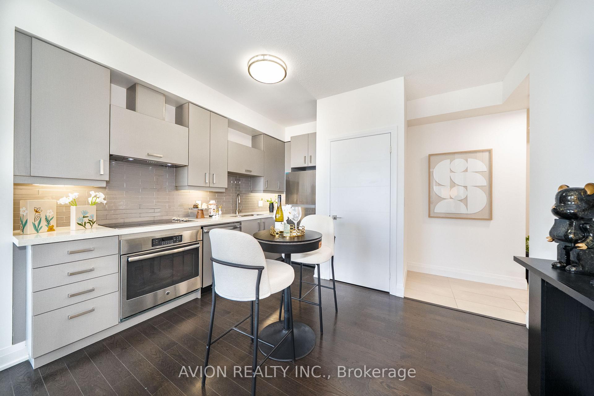 Photo 8 of 622 28 Uptown Drive, Markham, Unionville — HOMEH