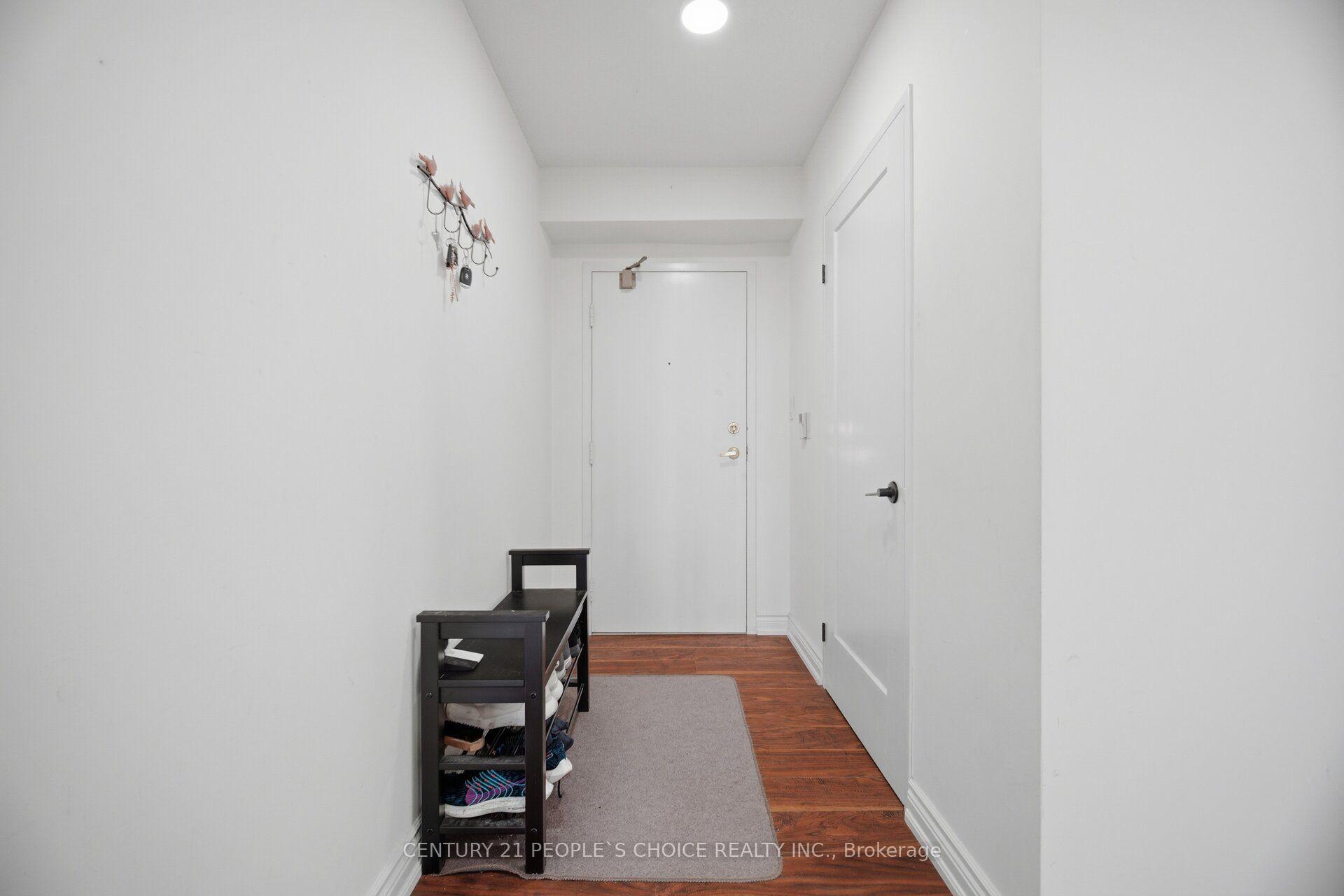 Photo 5 of Unit 703, 3605 Kariya Drive, Mississauga, City Centre — HOMEH