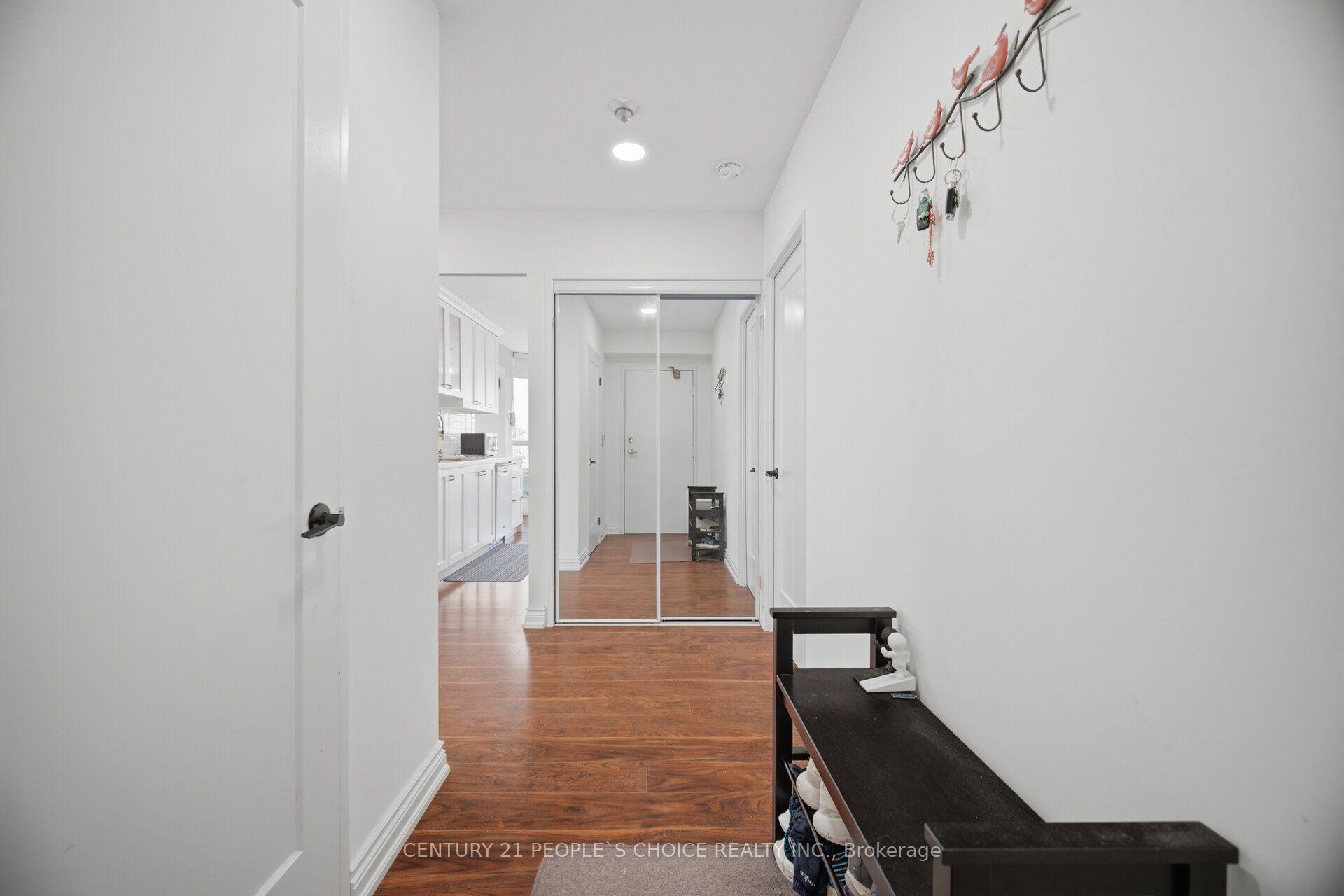 Photo 6 of Unit 703, 3605 Kariya Drive, Mississauga, City Centre — HOMEH