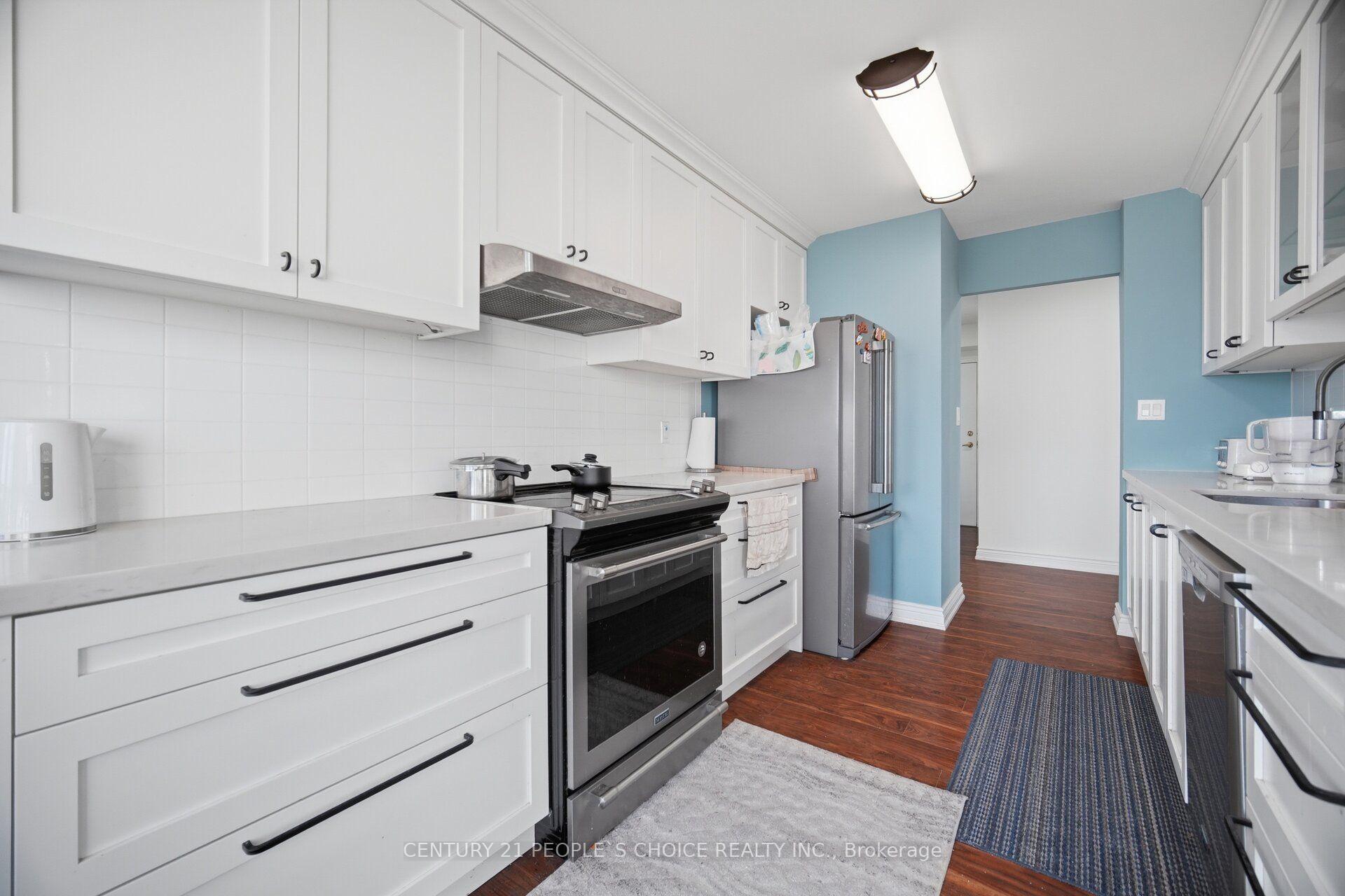 Photo 8 of Unit 703, 3605 Kariya Drive, Mississauga, City Centre — HOMEH