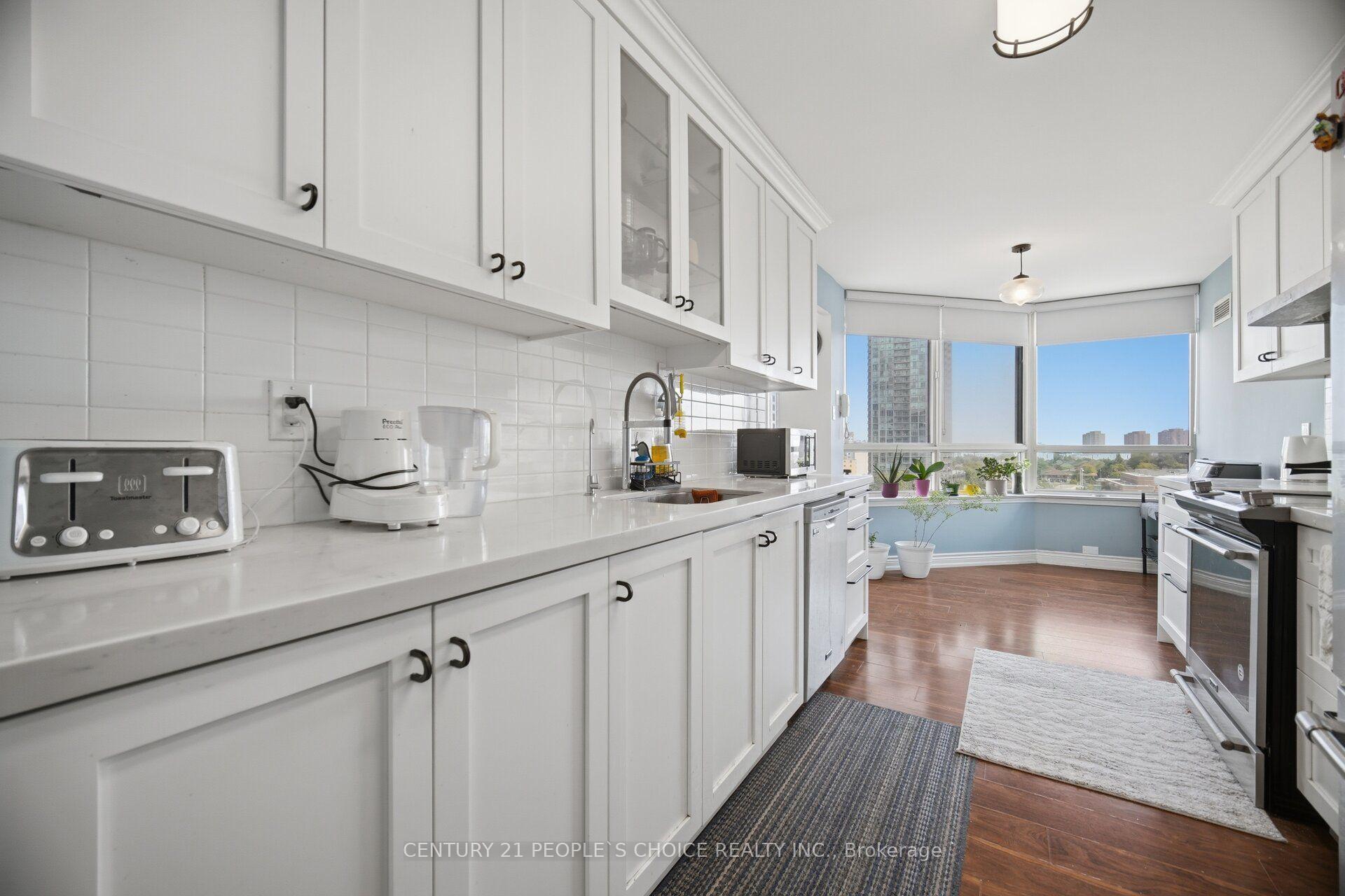 Photo 9 of Unit 703, 3605 Kariya Drive, Mississauga, City Centre — HOMEH