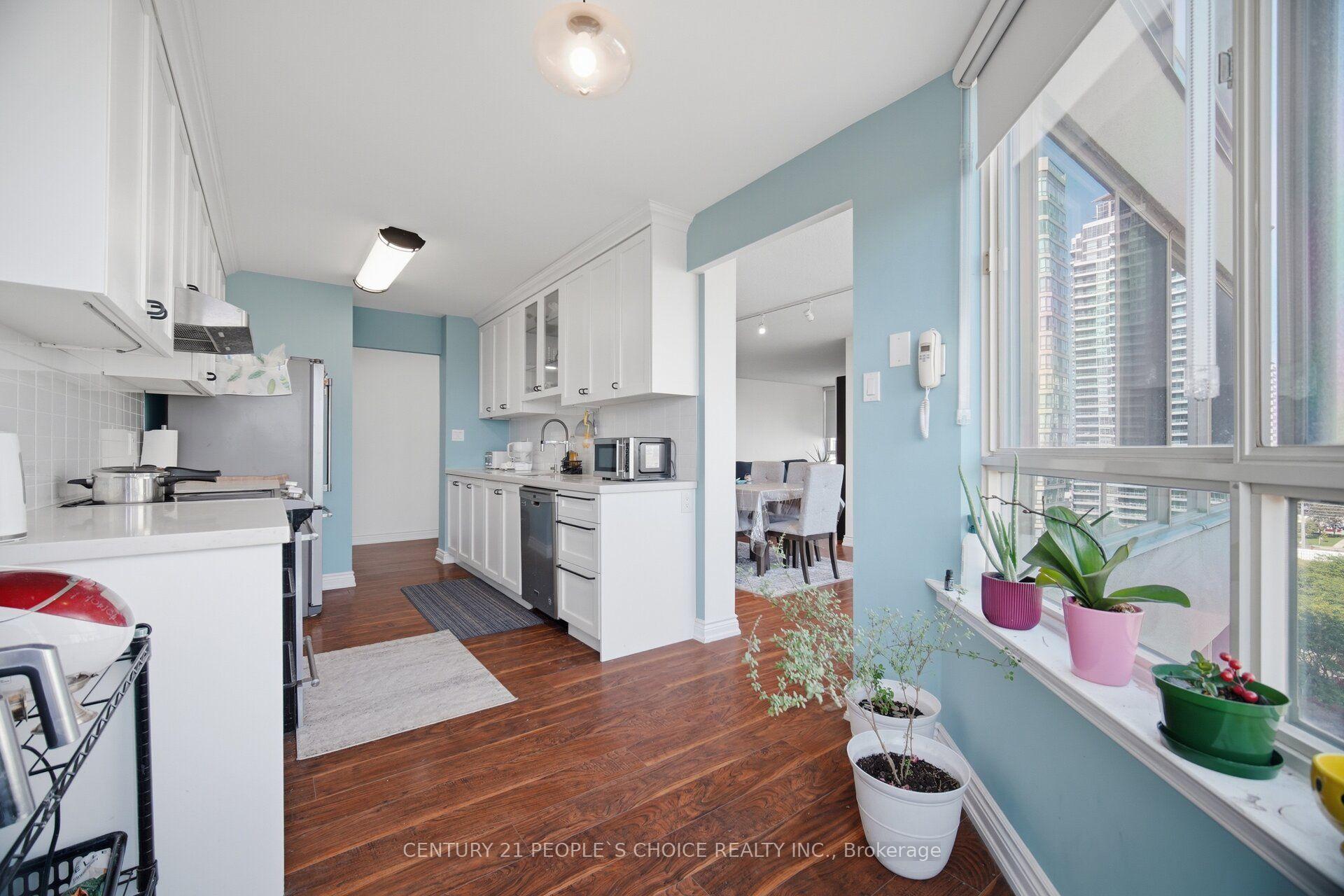Photo 13 of Unit 703, 3605 Kariya Drive, Mississauga, City Centre — HOMEH