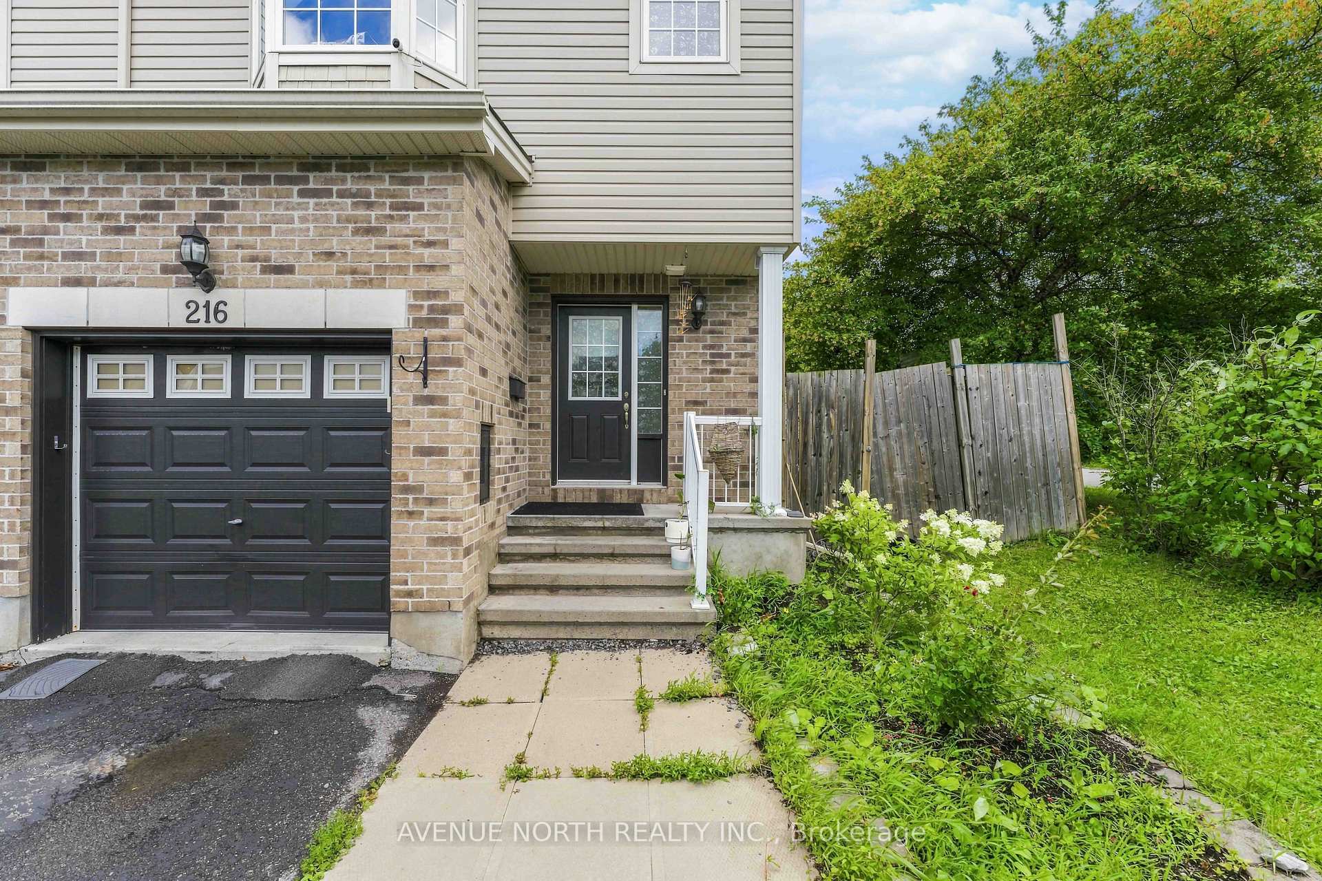 Photo 4 of 216 Cityview Crescent, Ottawa, Springridge/East Village — HOMEH