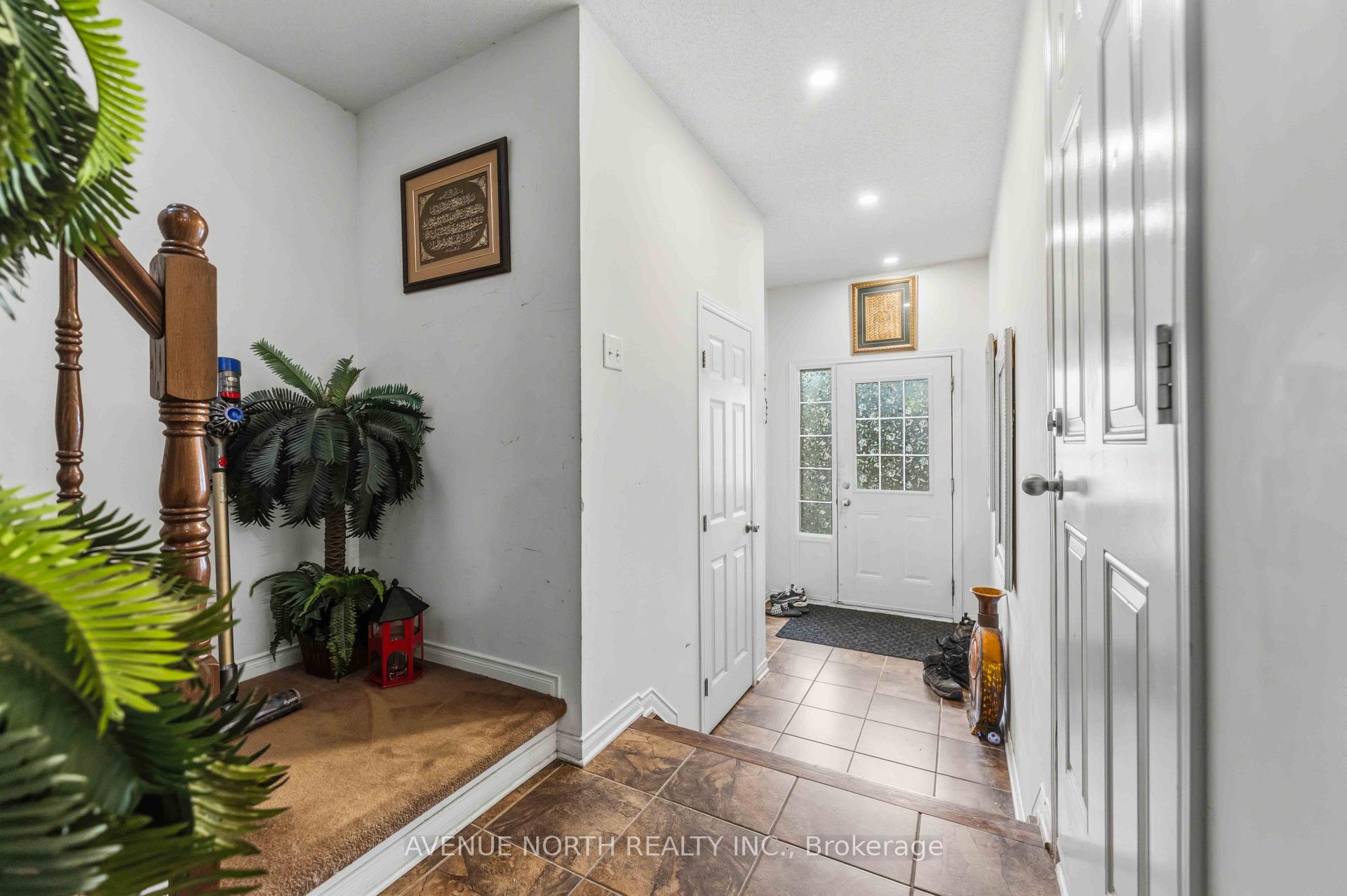 Photo 5 of 216 Cityview Crescent, Ottawa, Springridge/East Village — HOMEH