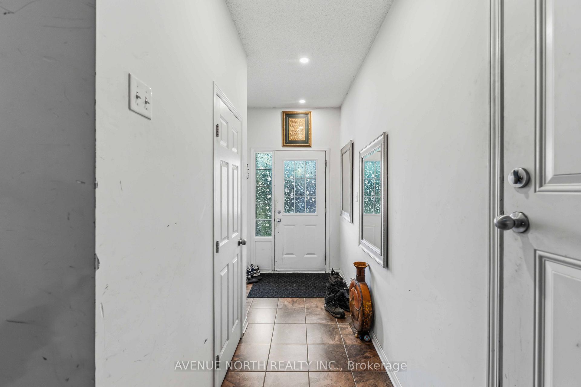Photo 6 of 216 Cityview Crescent, Ottawa, Springridge/East Village — HOMEH