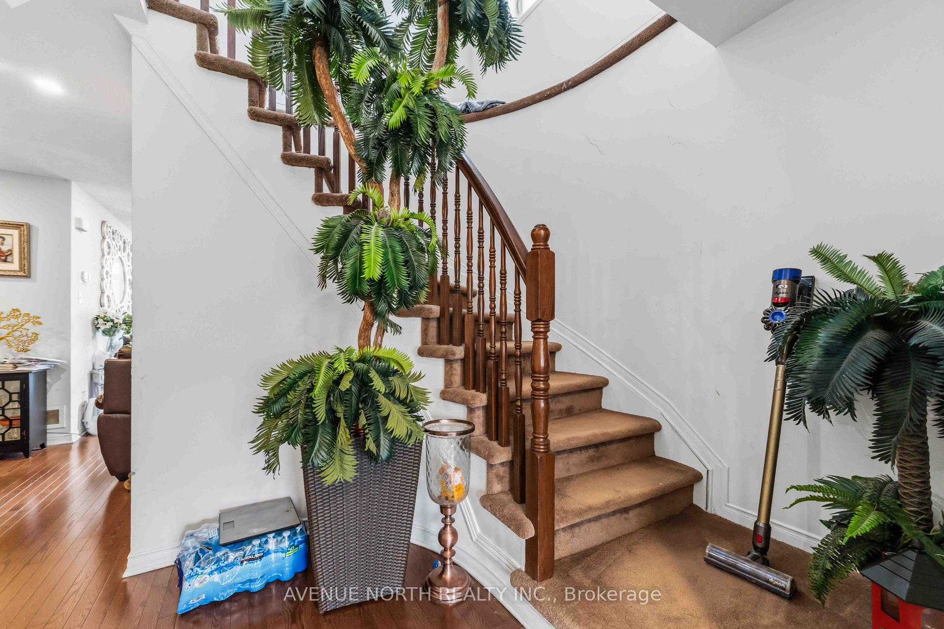 Photo 7 of 216 Cityview Crescent, Ottawa, Springridge/East Village — HOMEH