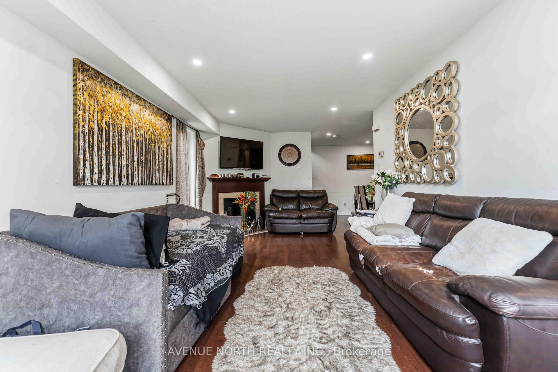 Photo 10 of 216 Cityview Crescent, Ottawa, Springridge/East Village — HOMEH