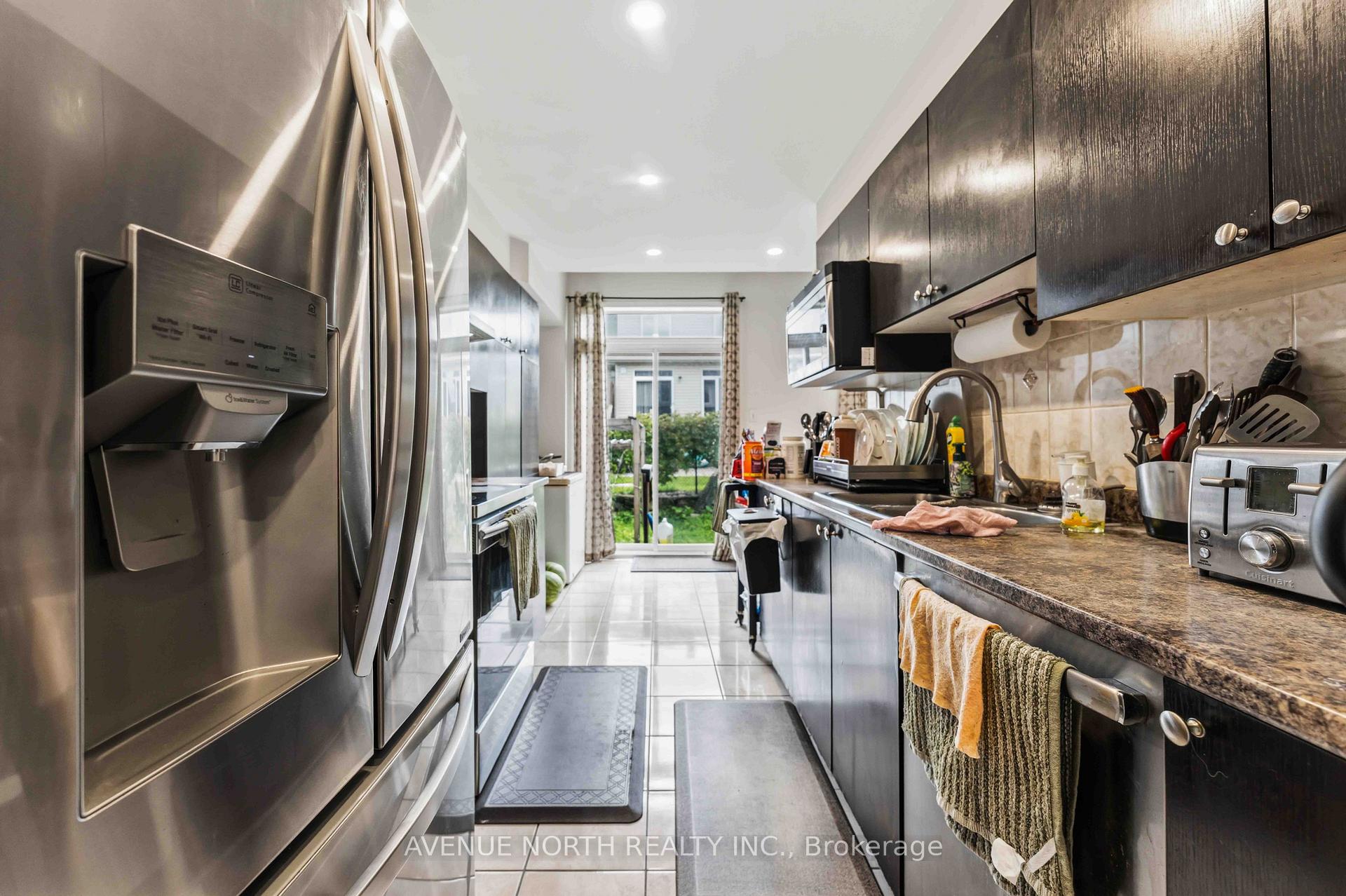 Photo 13 of 216 Cityview Crescent, Ottawa, Springridge/East Village — HOMEH