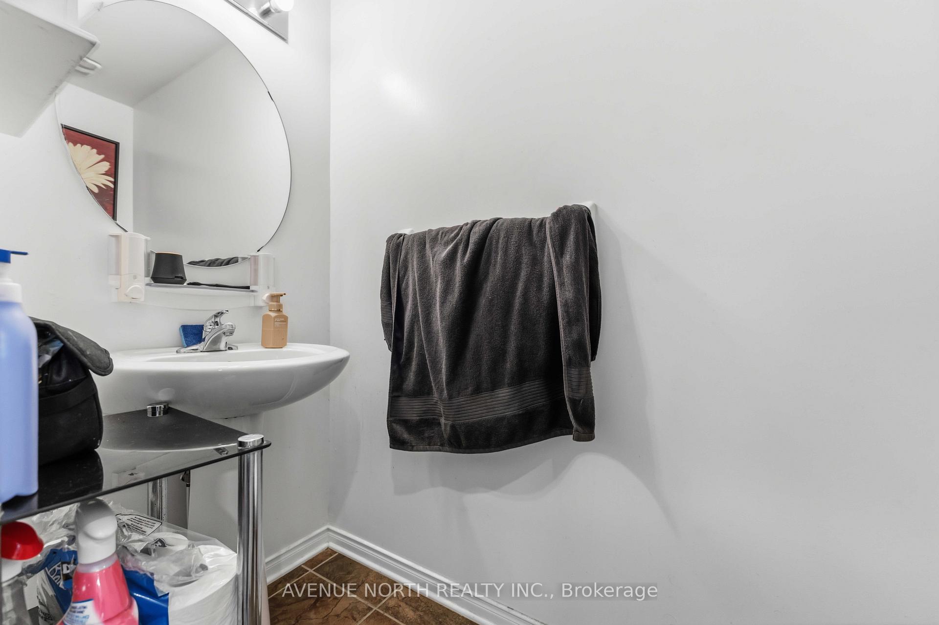 Photo 21 of 216 Cityview Crescent, Ottawa, Springridge/East Village — HOMEH