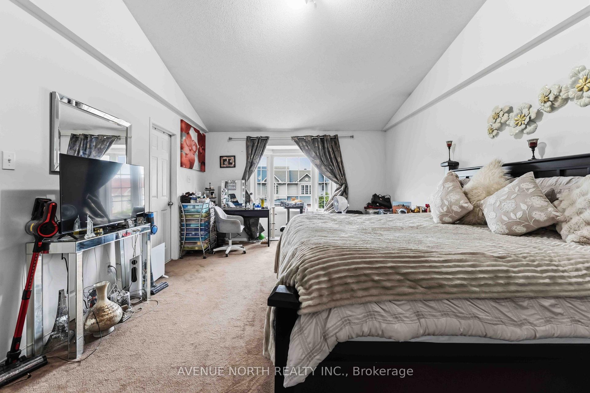 Photo 30 of 216 Cityview Crescent, Ottawa, Springridge/East Village — HOMEH