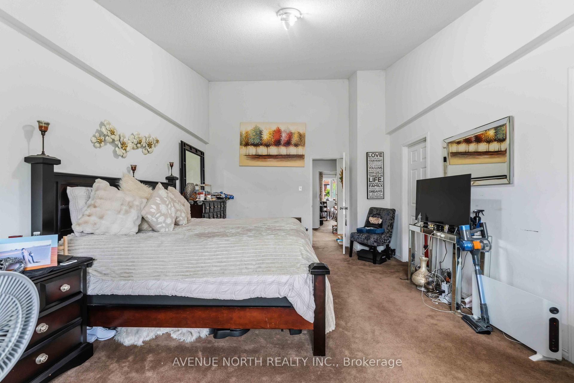 Photo 32 of 216 Cityview Crescent, Ottawa, Springridge/East Village — HOMEH