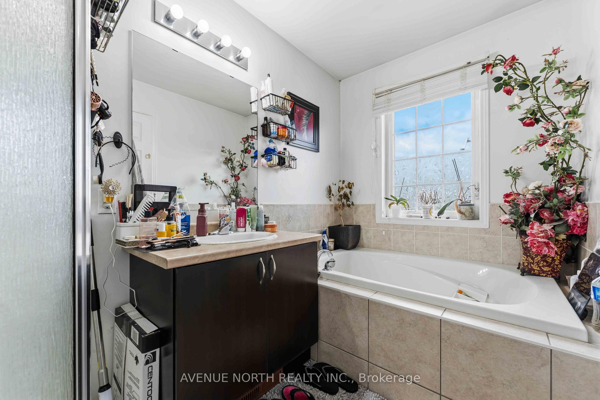 Photo 34 of 216 Cityview Crescent, Ottawa, Springridge/East Village — HOMEH